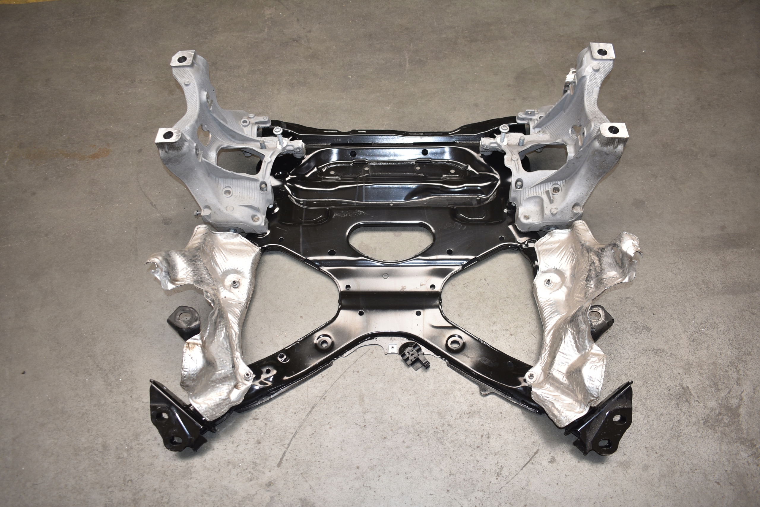 IDEALNY subframe front front AUDI A5 B10 1