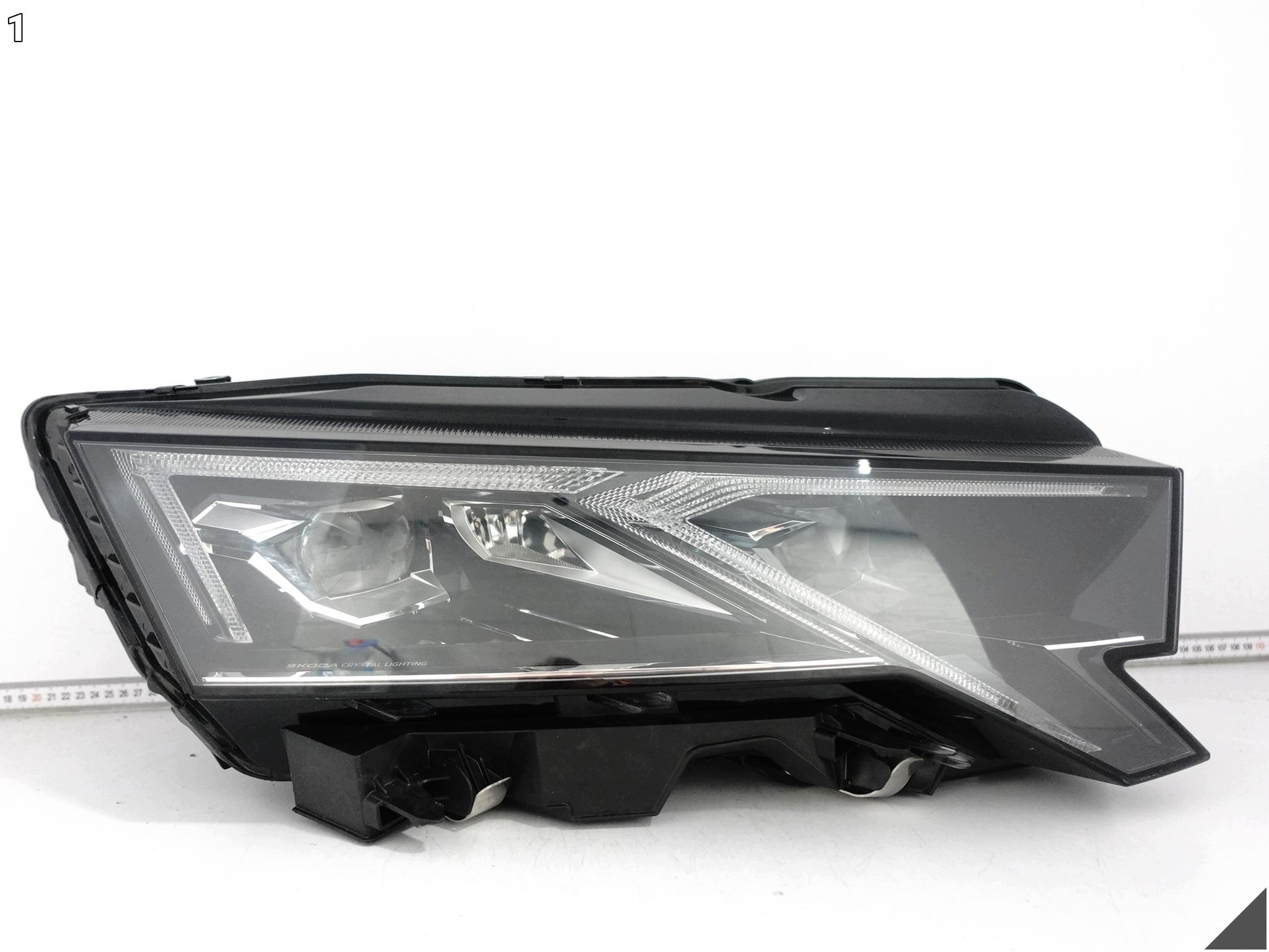 SKODA OCTAVIA IV 4 5E4 LIFT 24- light CRYSTAL FULL LED right front EU