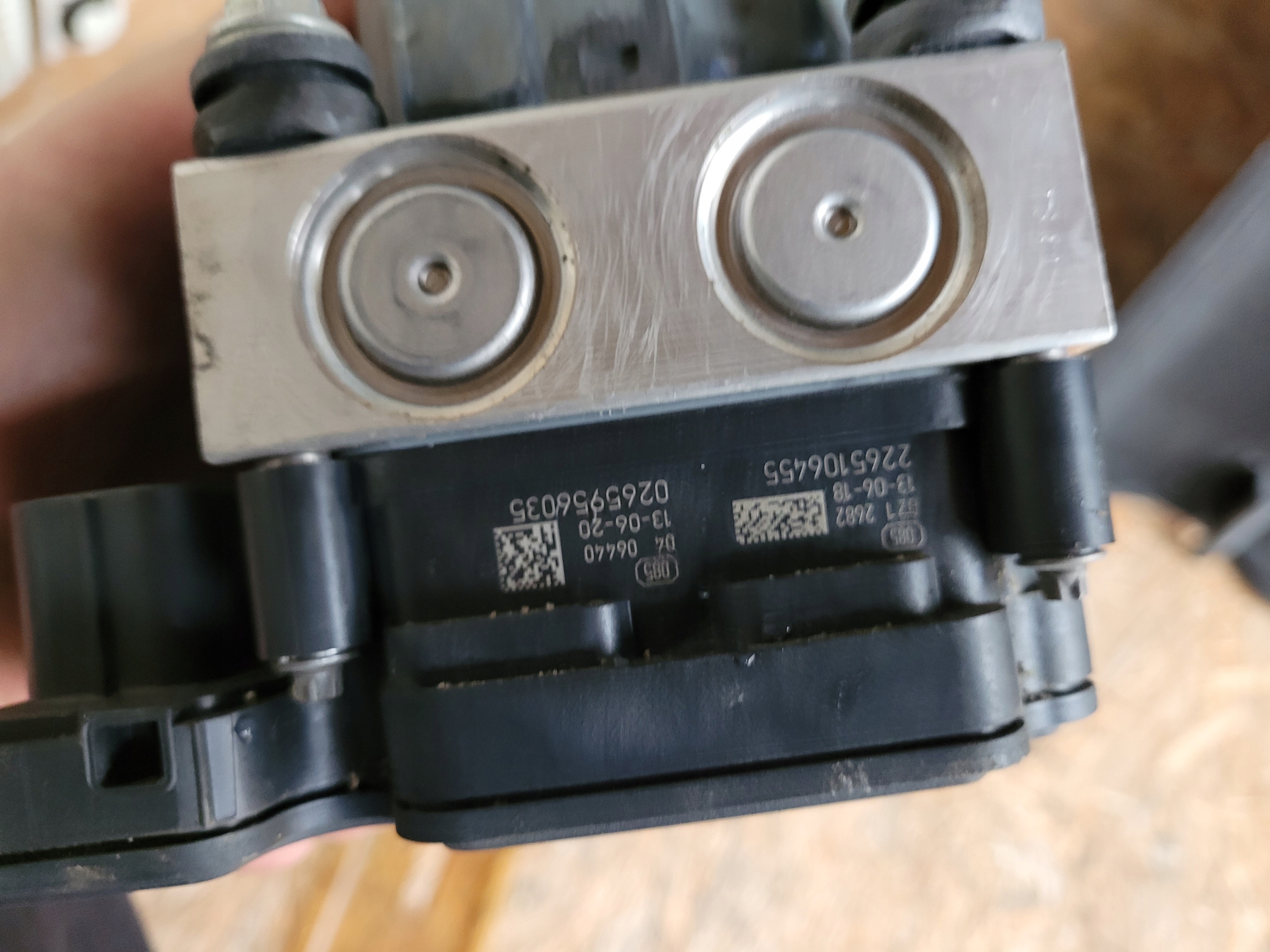 pump ABS brake RENAULT 476608644R CLIO IV
