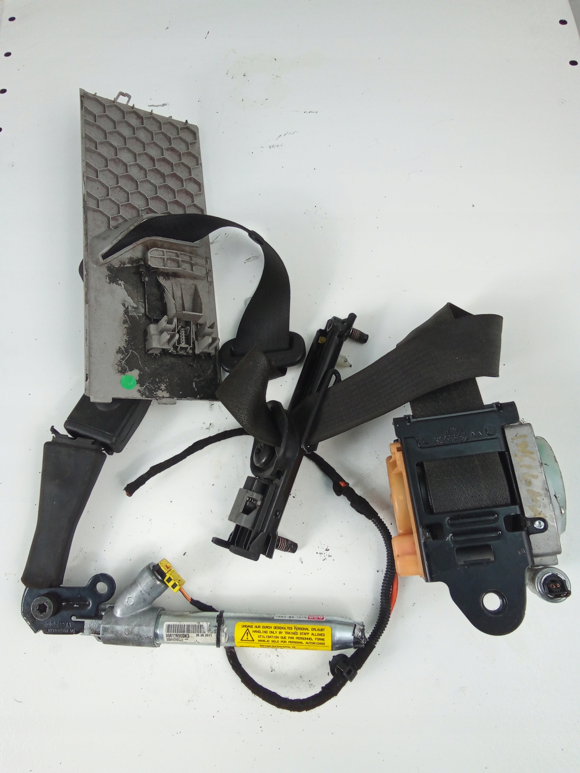 L281 ремень безопасности opel INSIGNIA A