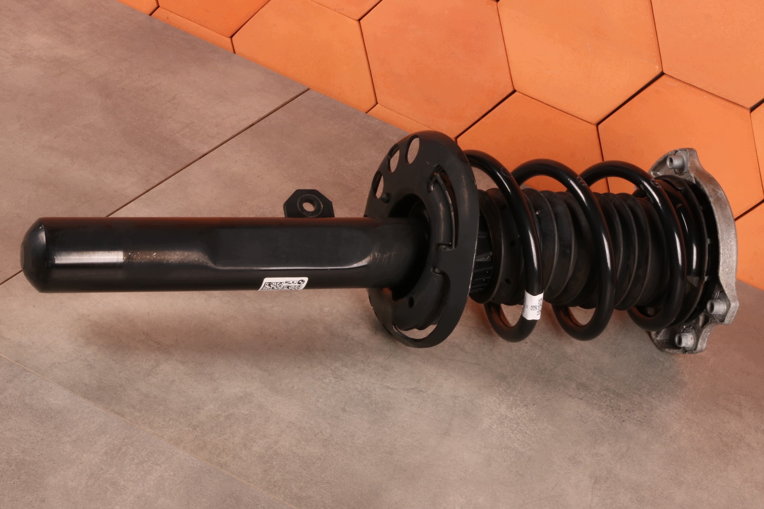 BMW 2' U06 225eX 230eX shock absorber right front PERFORMANCE 5A13768 202km!