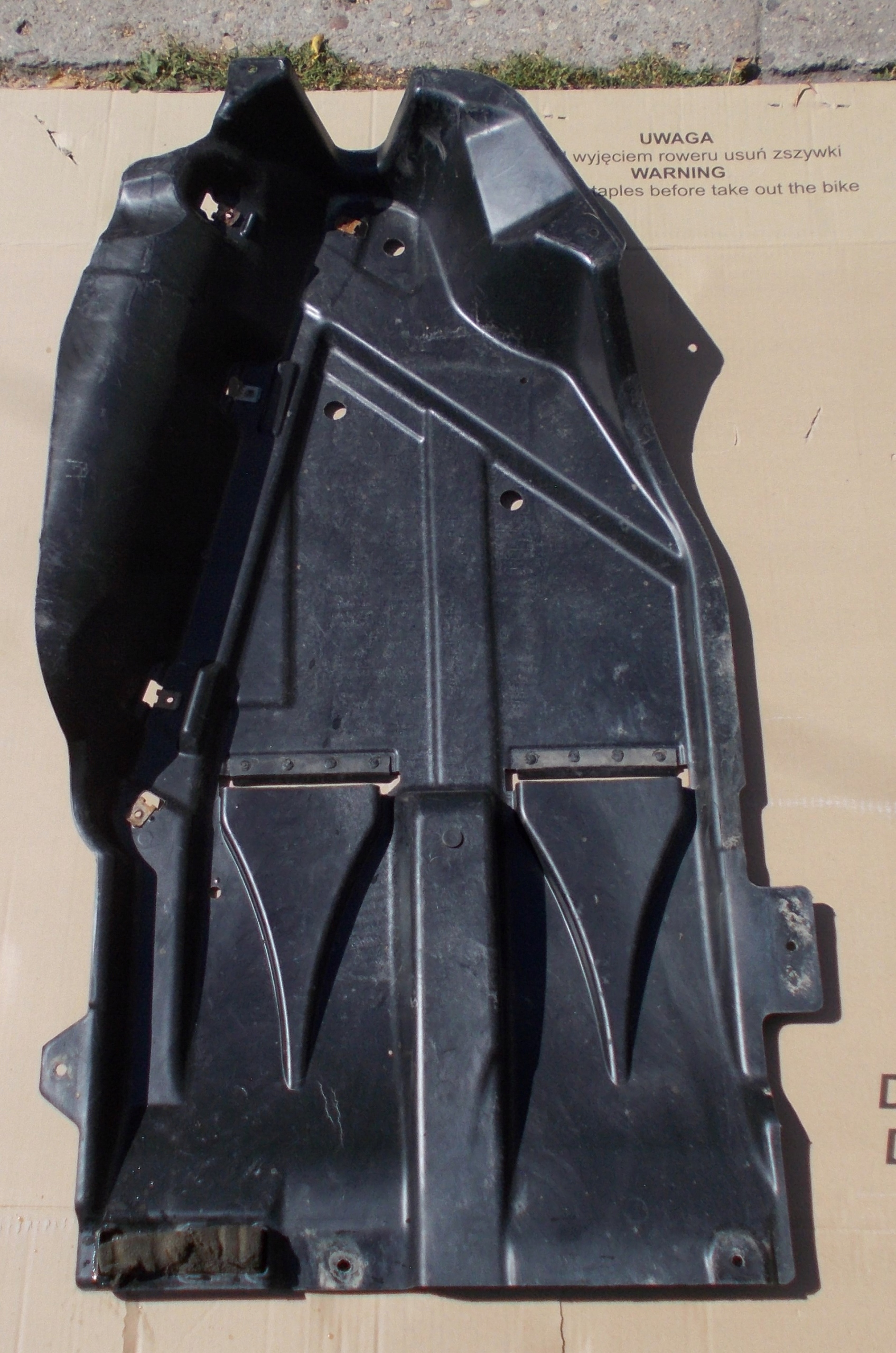 BMW X3 E83 3.0D 08R cover chassis tanks left 3417402