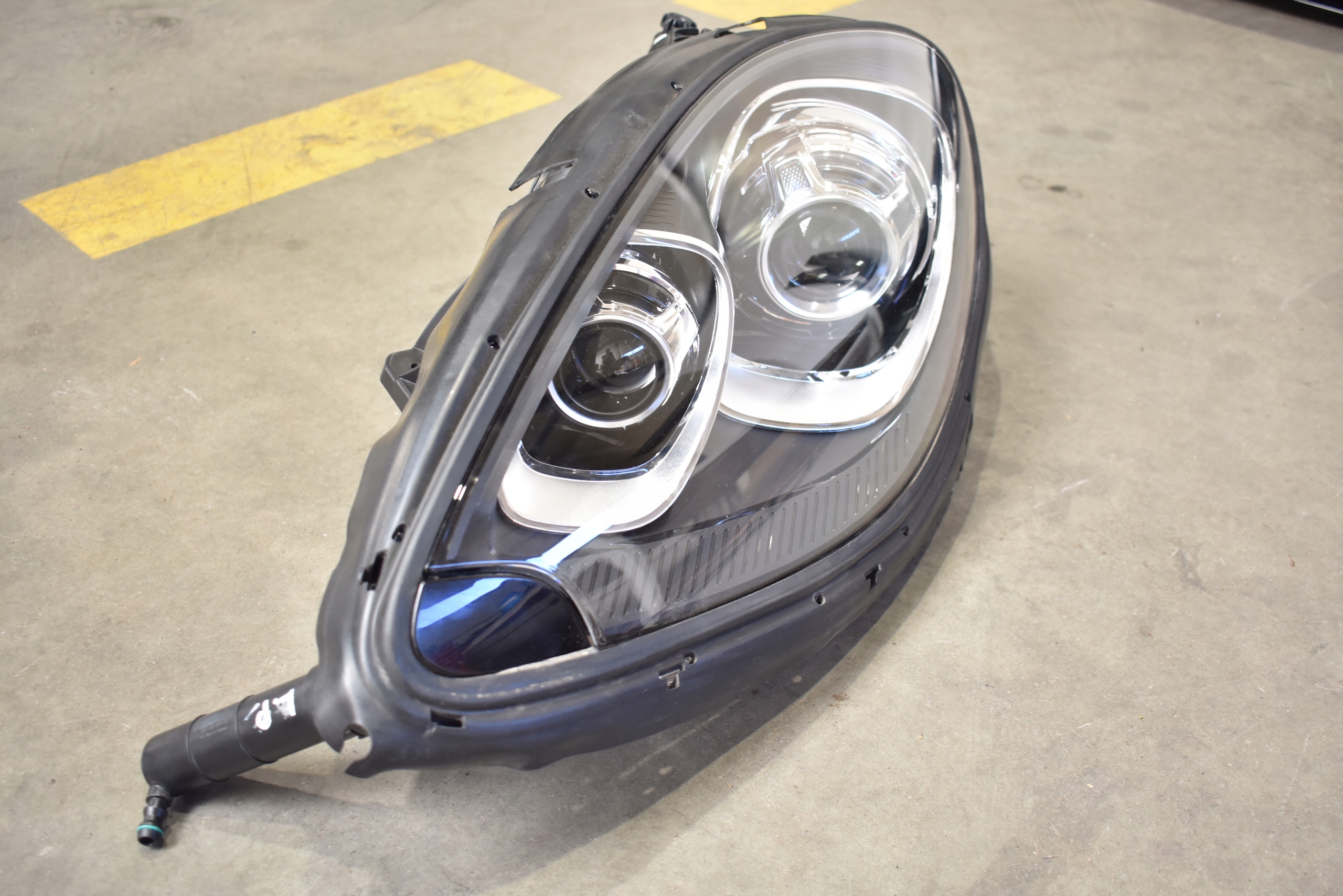 IDEALNE lights PDLS front front + washers PORSCHE MACAN 1