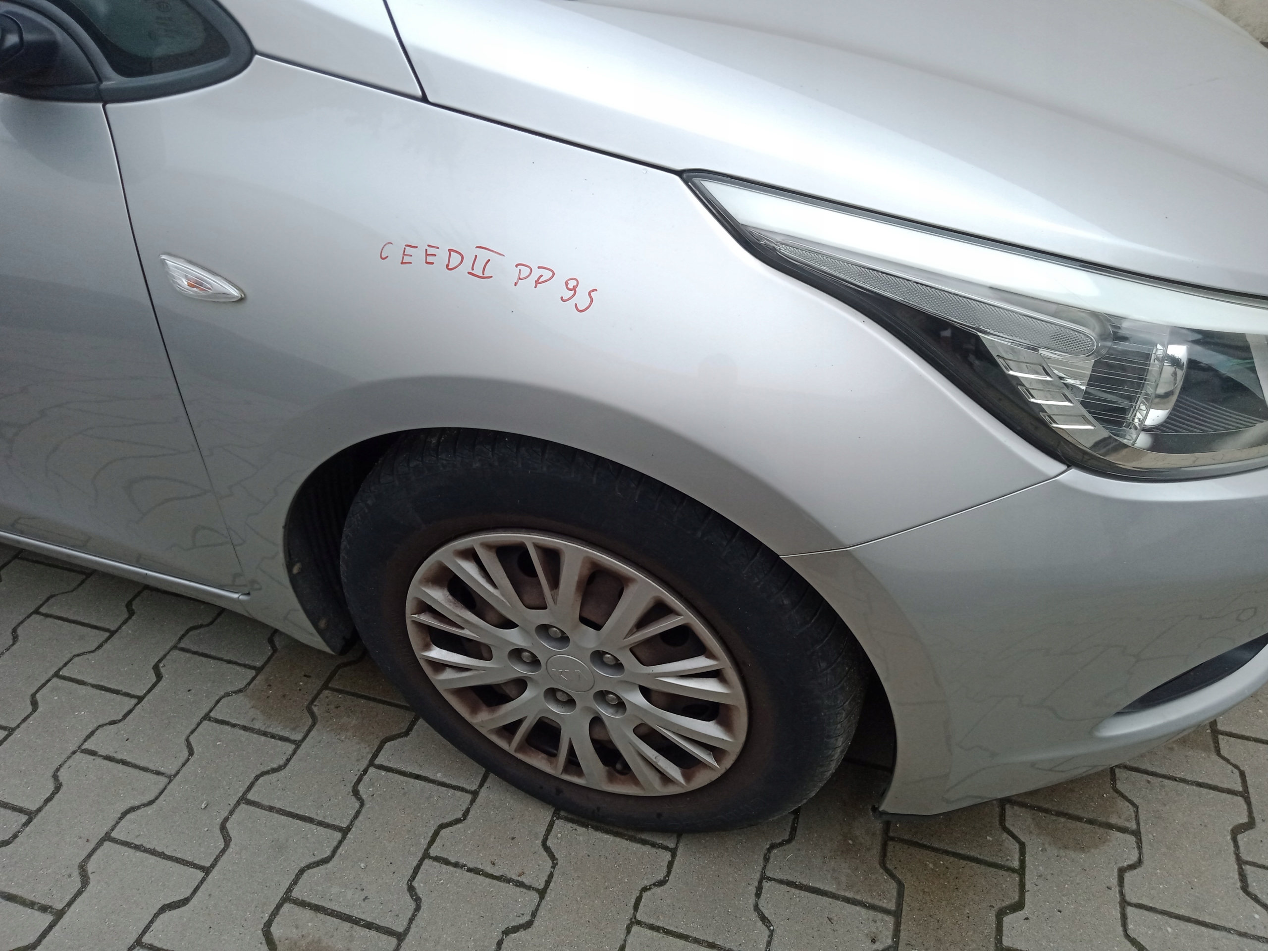KIA CEED II fender front front right 9S 2012