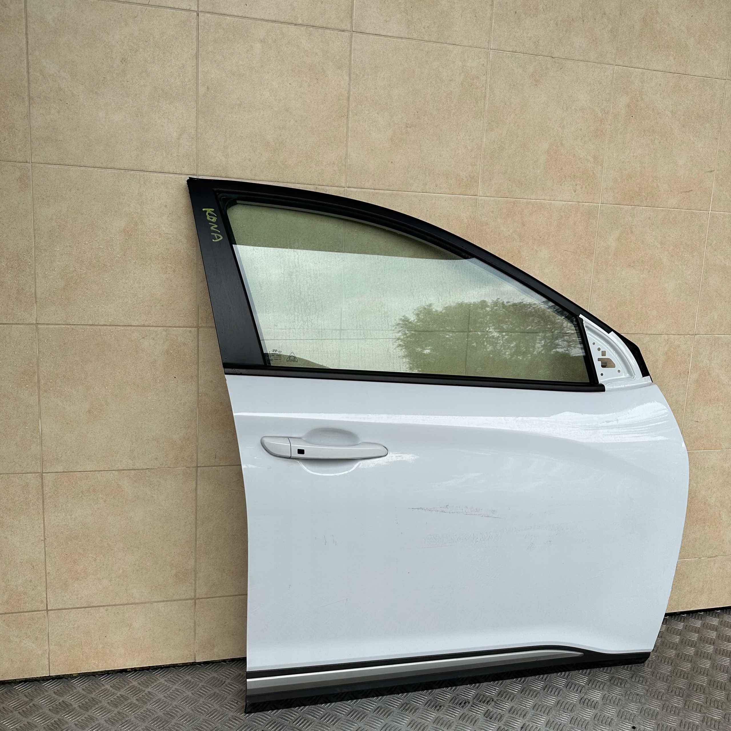 DRZWI PRAWE KOMPLETNE HYUNDAI KONA 2019 ROK Kolor do lakierowania