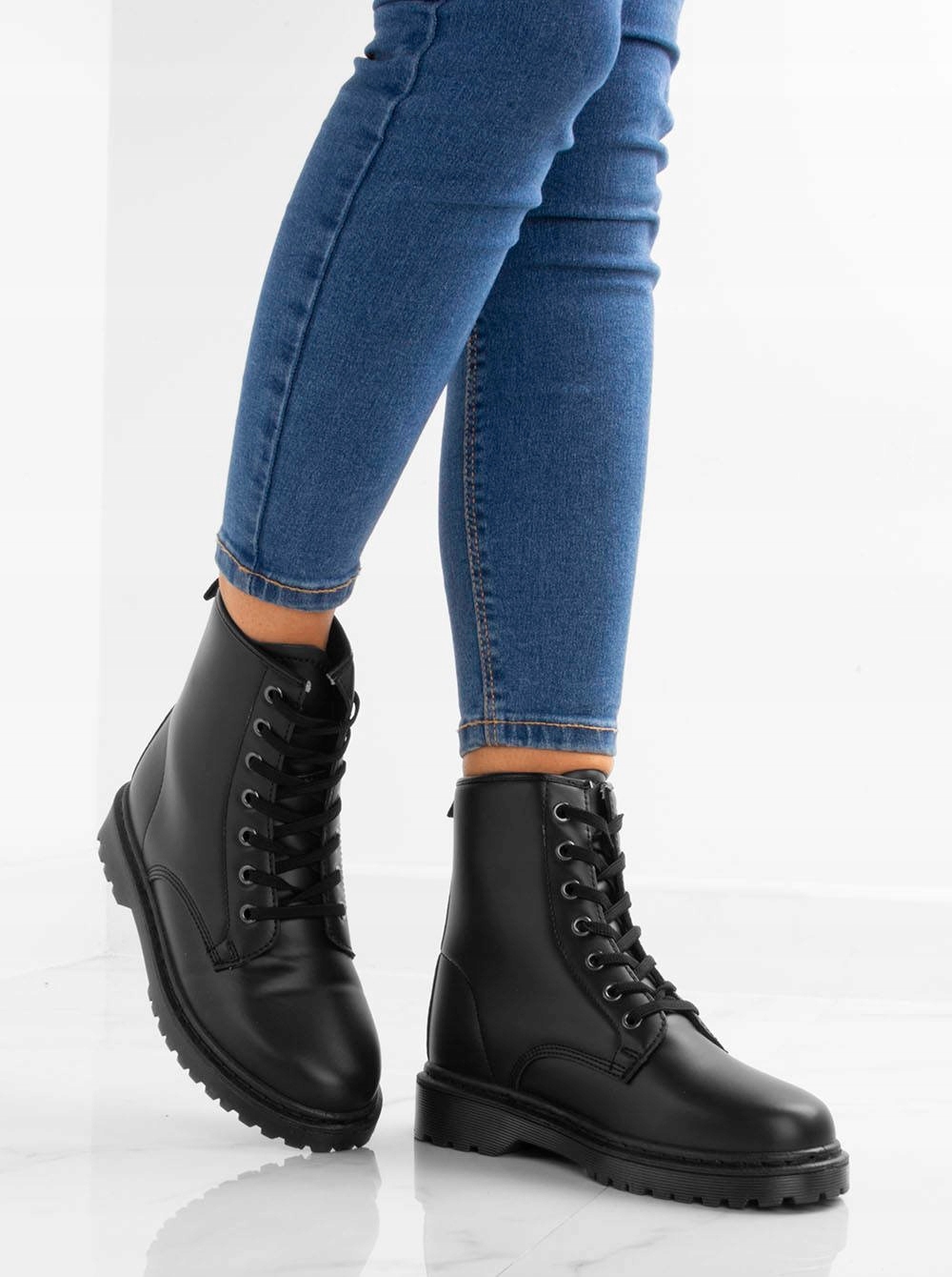 CZARNE GLANY TRAPERY BOTKI EKOSKÓRA 39 Rozmiar 39