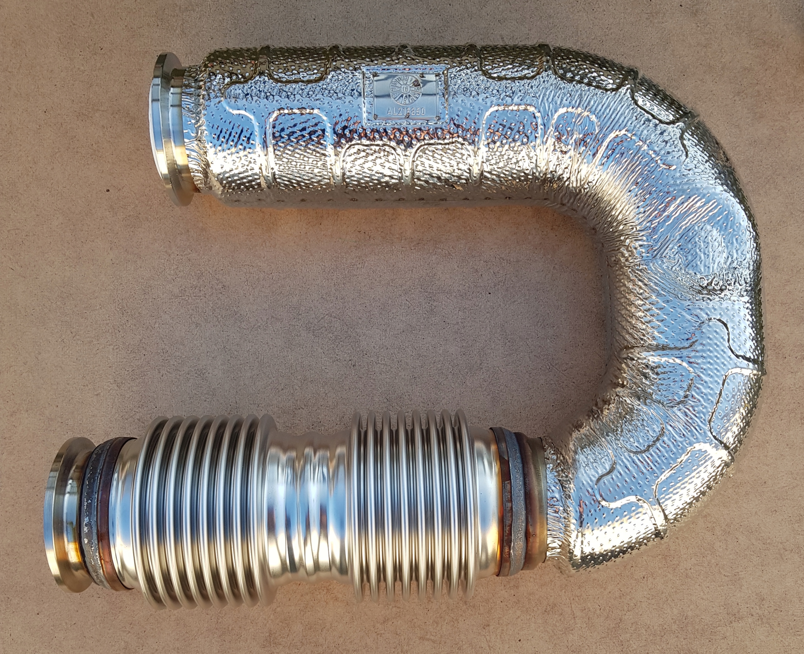 ОРИГІНАЛЬНА ВИХЛОПНА ТРУБА JOHN DEERE AL216850