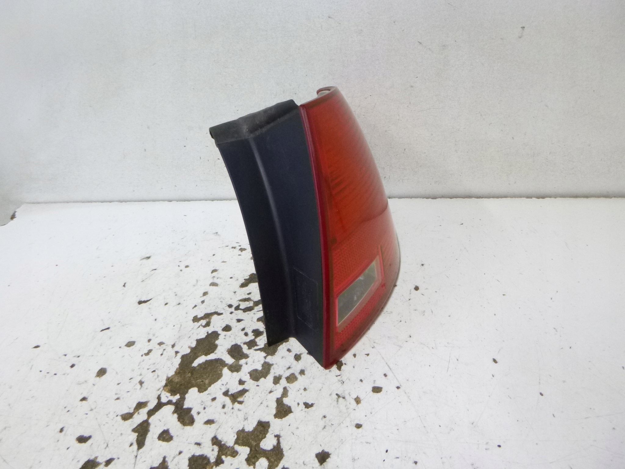 light rear part right Audi A4 B7 Kombi Avant 8E9945096E original 2007r.