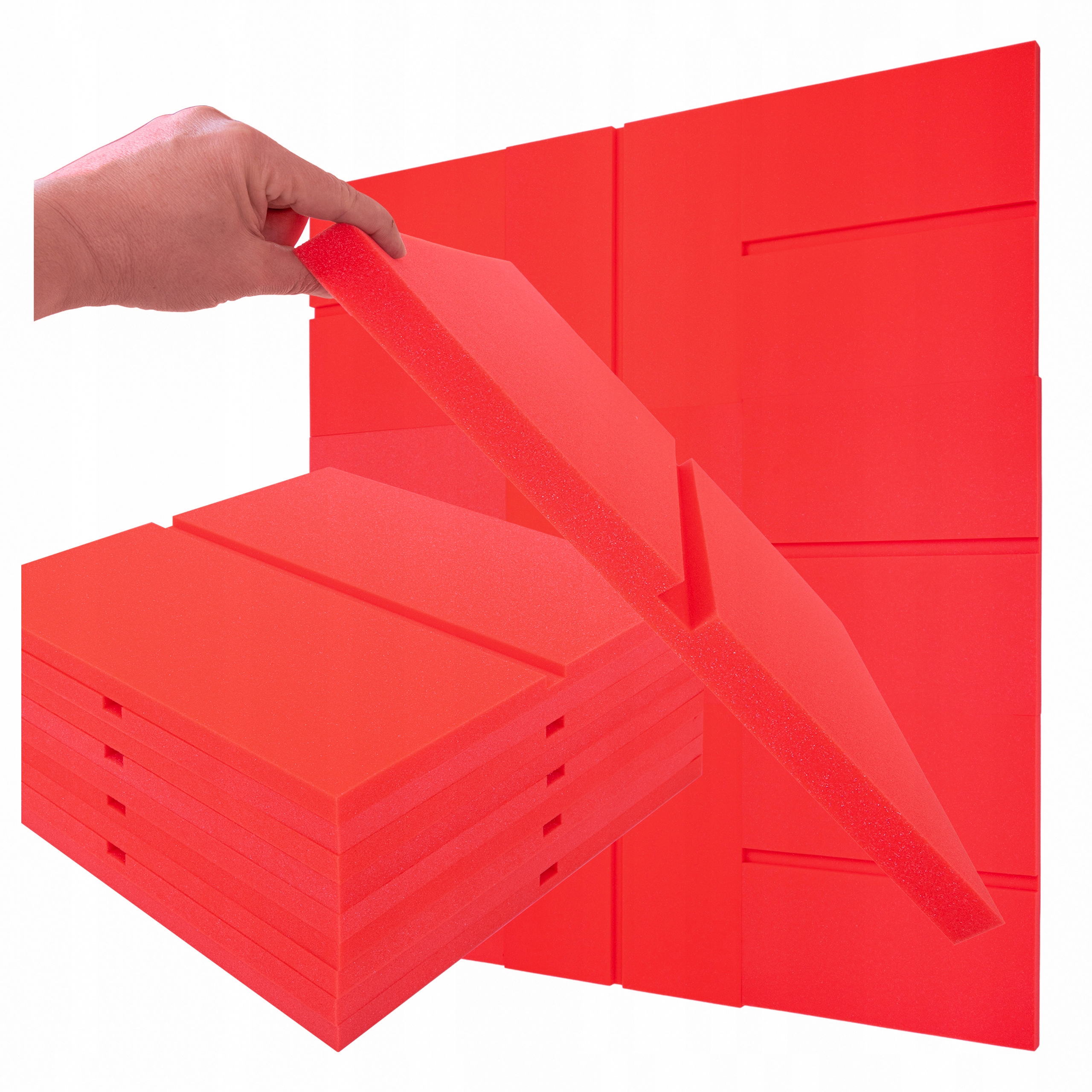 Akustická pěna snižující dozvuk v konferenční místnosti, estetická s fází