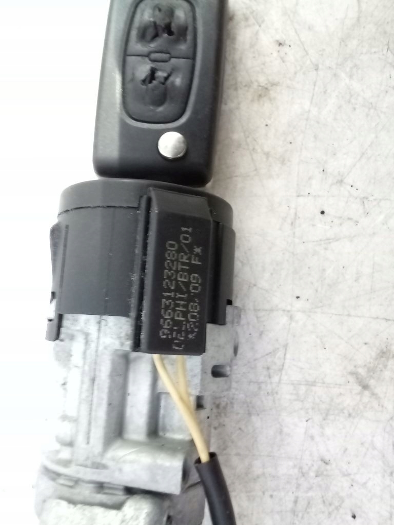 Citroen C3 Picasso ignition z kluczykiem 9663123280