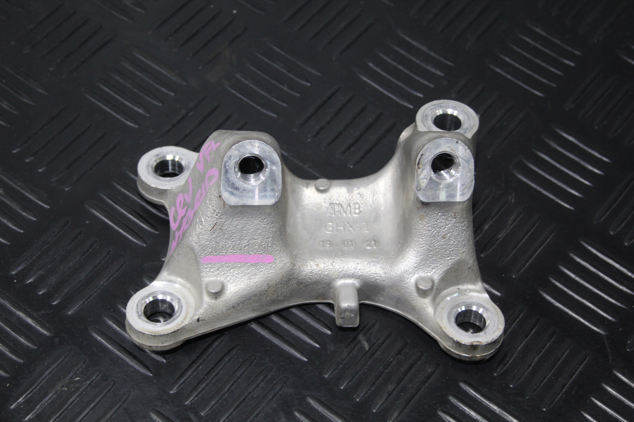 SUPPORT SUPPORT PLAQUE MOTEUR HONDA CRV CR-V V 5 LIFT 190224C021