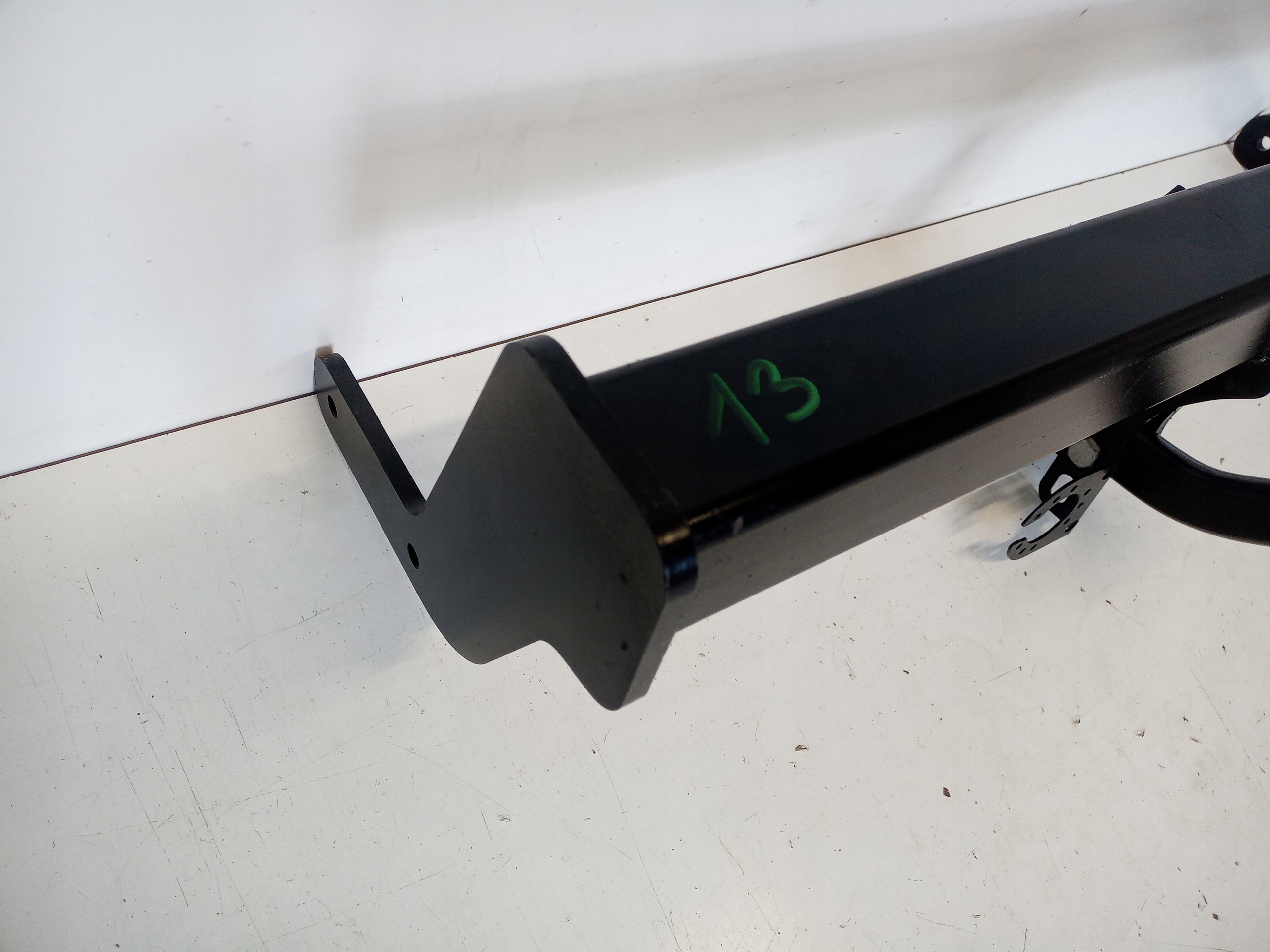 ORYGINALNY HAK HOLOWNICZY TOYOTA RAV 4 V Numer katalogowy producenta PW960-42009