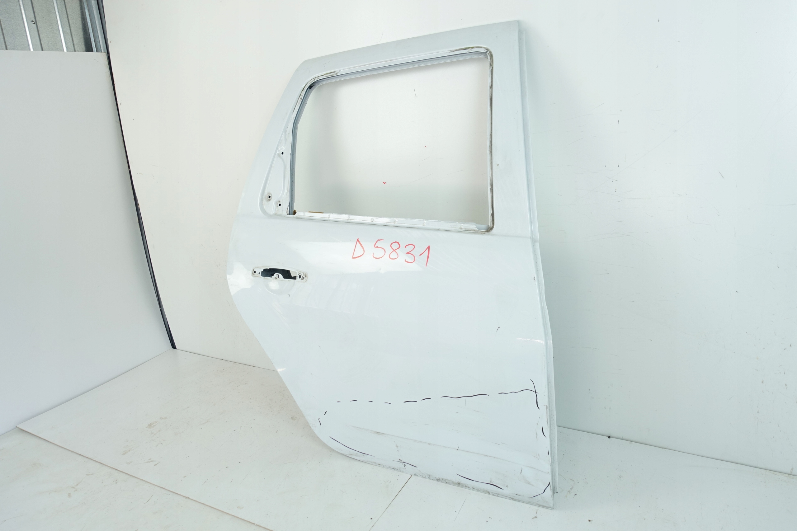 door right rear part rear. DACIA DUSTER and 2010