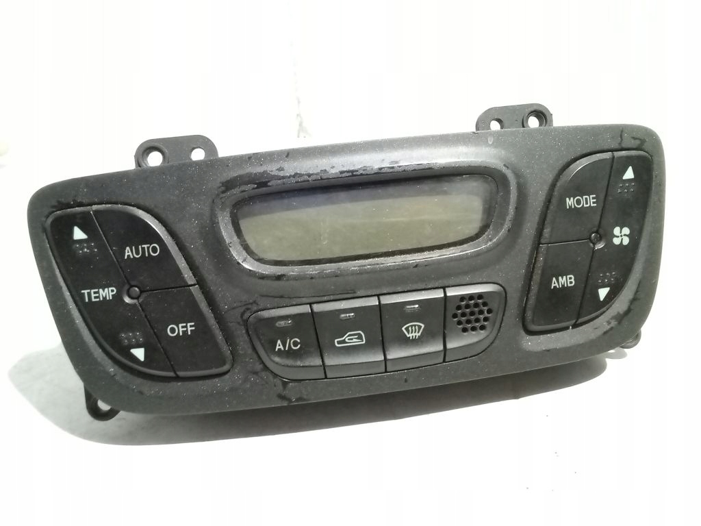Hyundai Santa Fe and control panel air conditioning devices