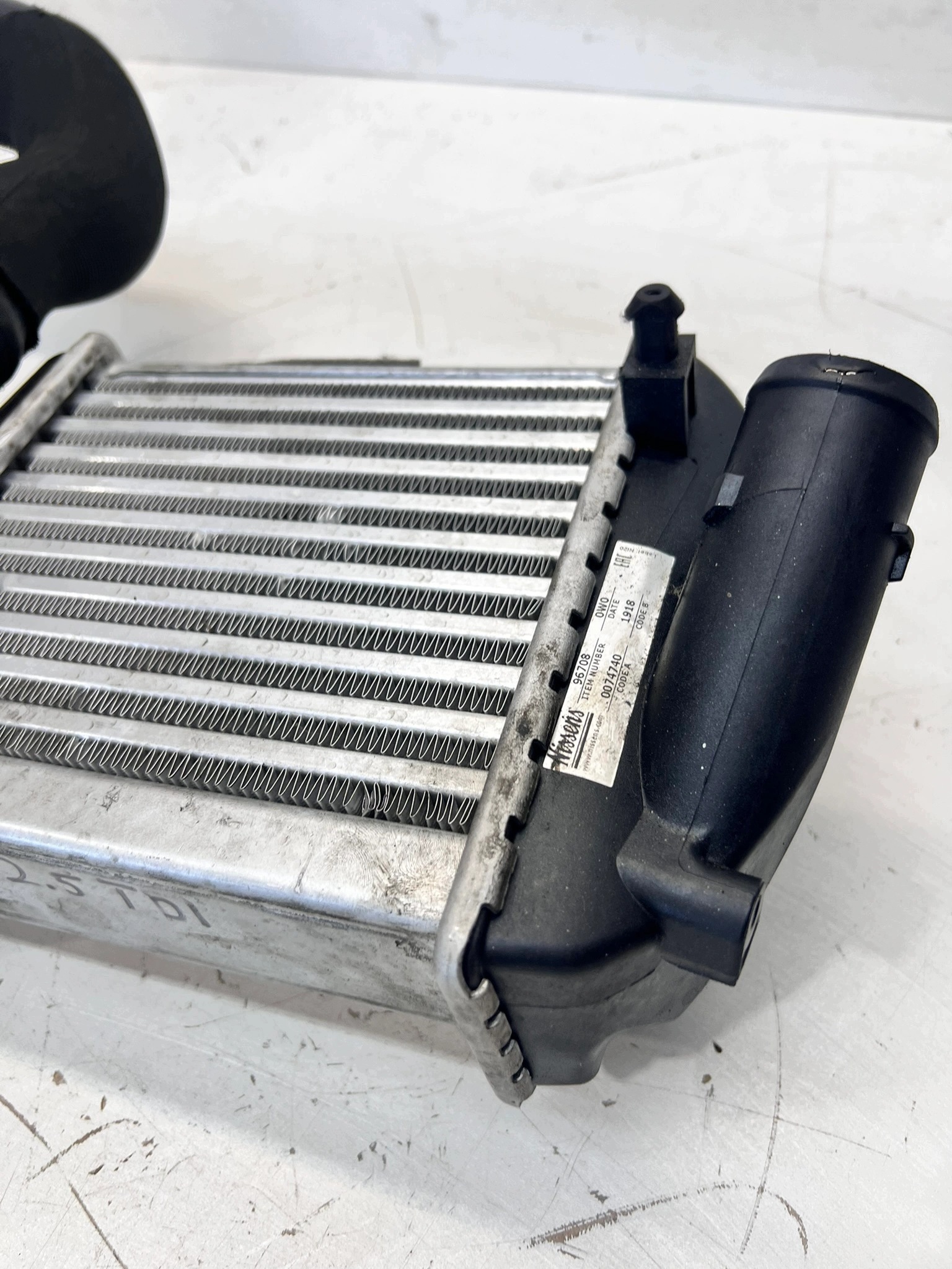 Kühler luft INTERCOOLER AUDI A4 B7 2.5 TDI NISSENS 96708