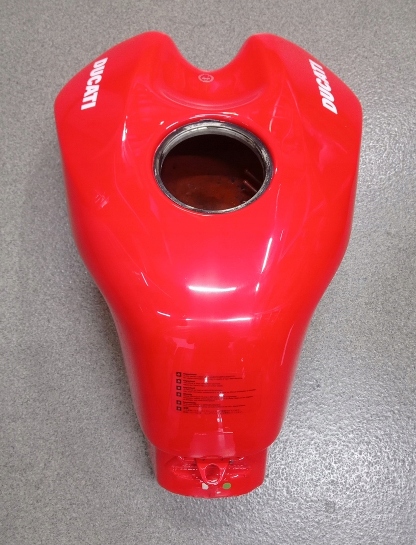 ПАЛИВНИЙ БАК DUCATI DESMOSEDICI RR