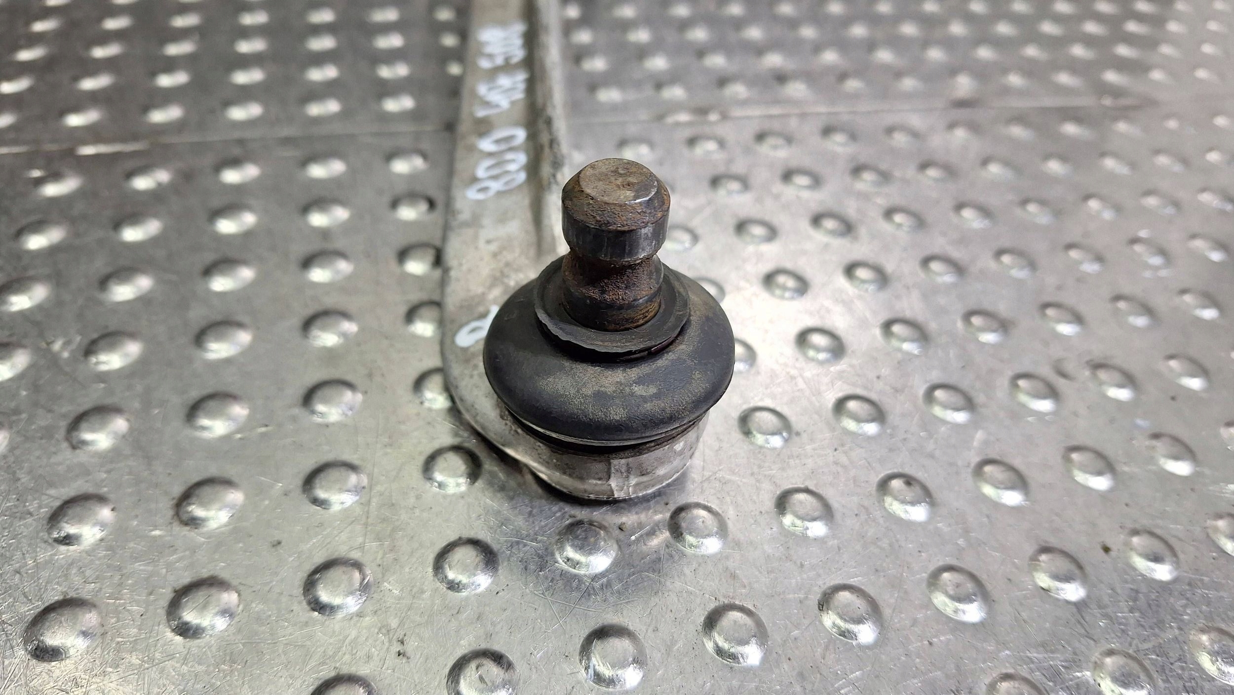 arm right front upper OE 8D0407508E AUDI A4 B6 A6 C5 PASSAT B5 SUPERB and