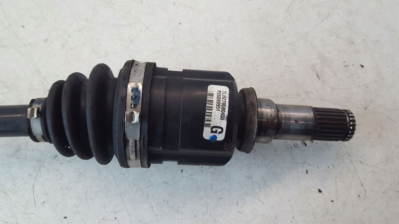 semi-axis left short. Toyota Yaris and