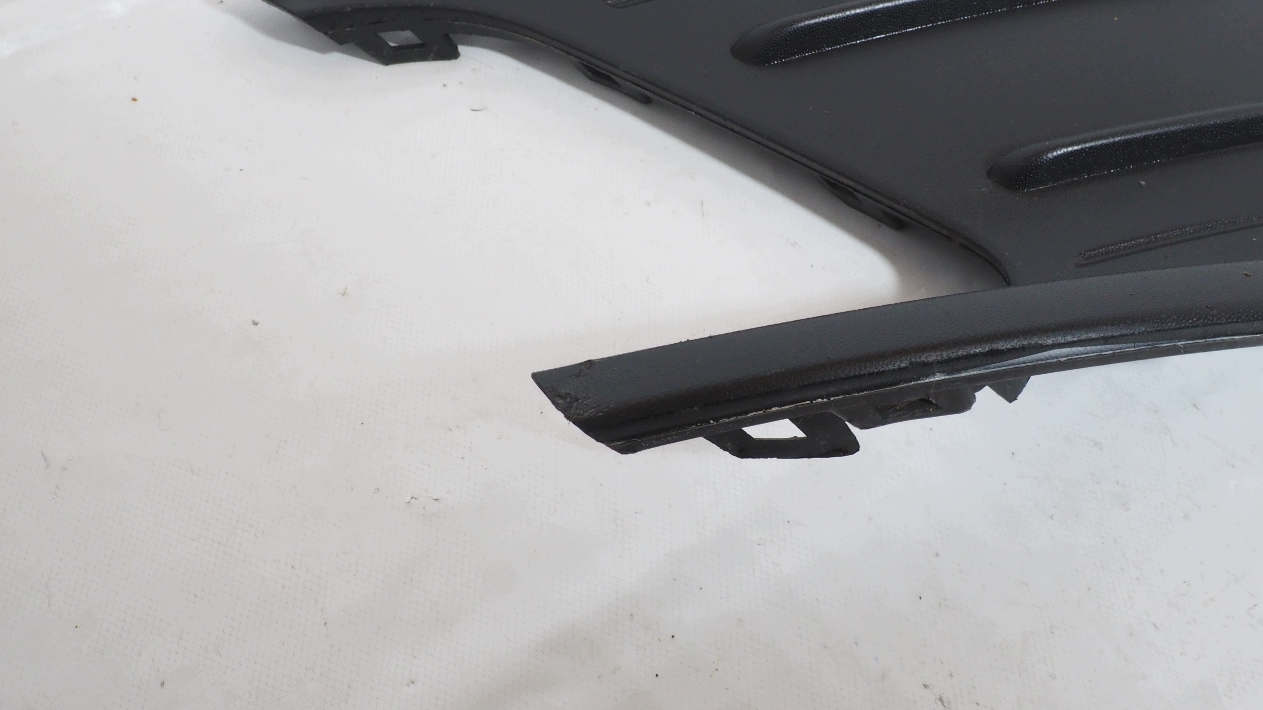 VW Polo VI lift lüftungsgitter der stoßstange links vorne 2GS853665D