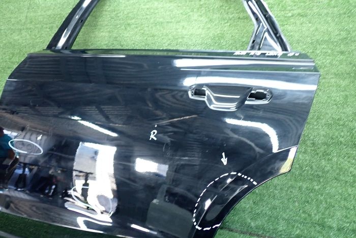 AUDI A8 LONG 18- door left rear. rear part
