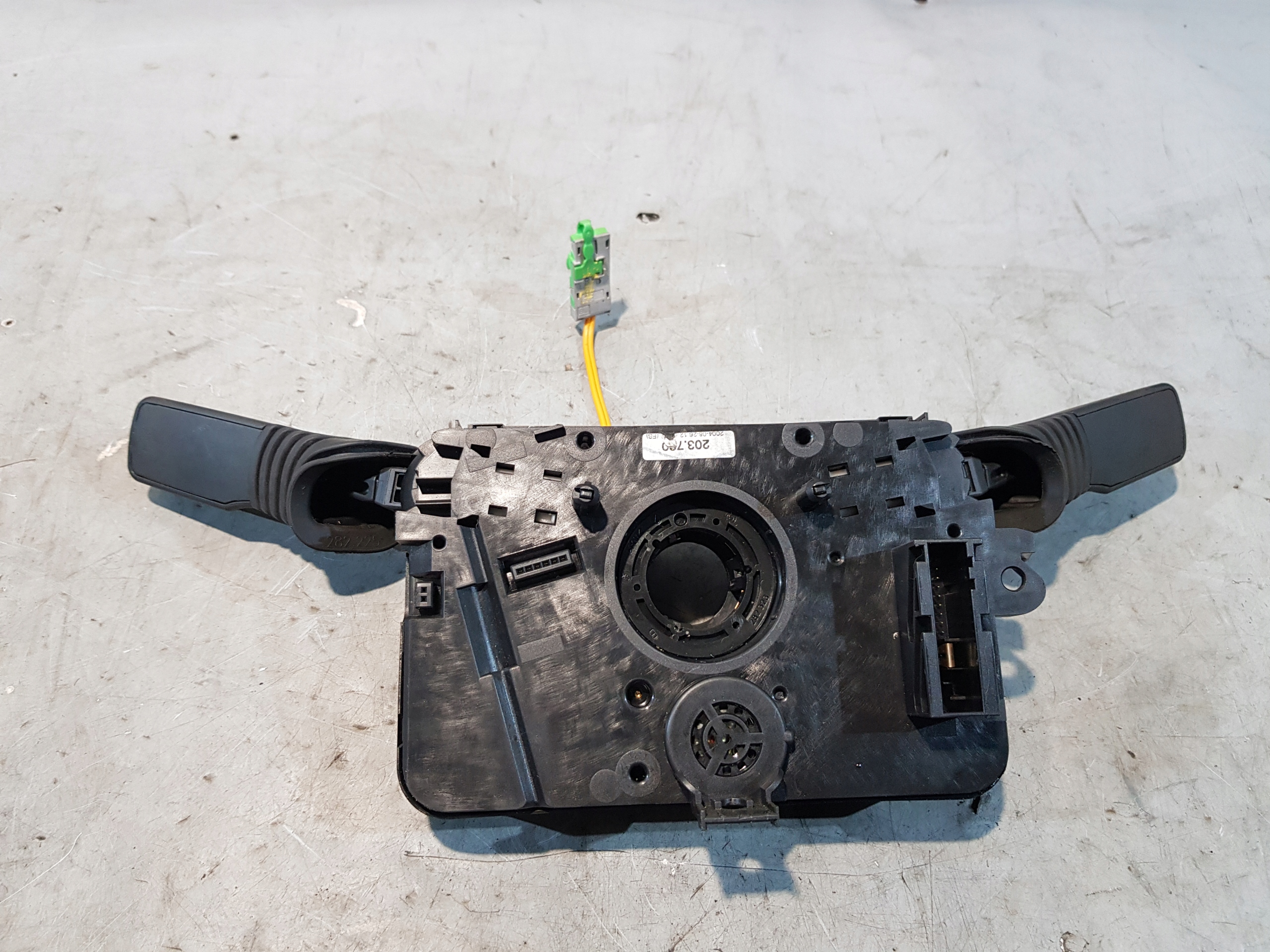 steering wheel levers and controls manetka ring Opel Astra H 13197721