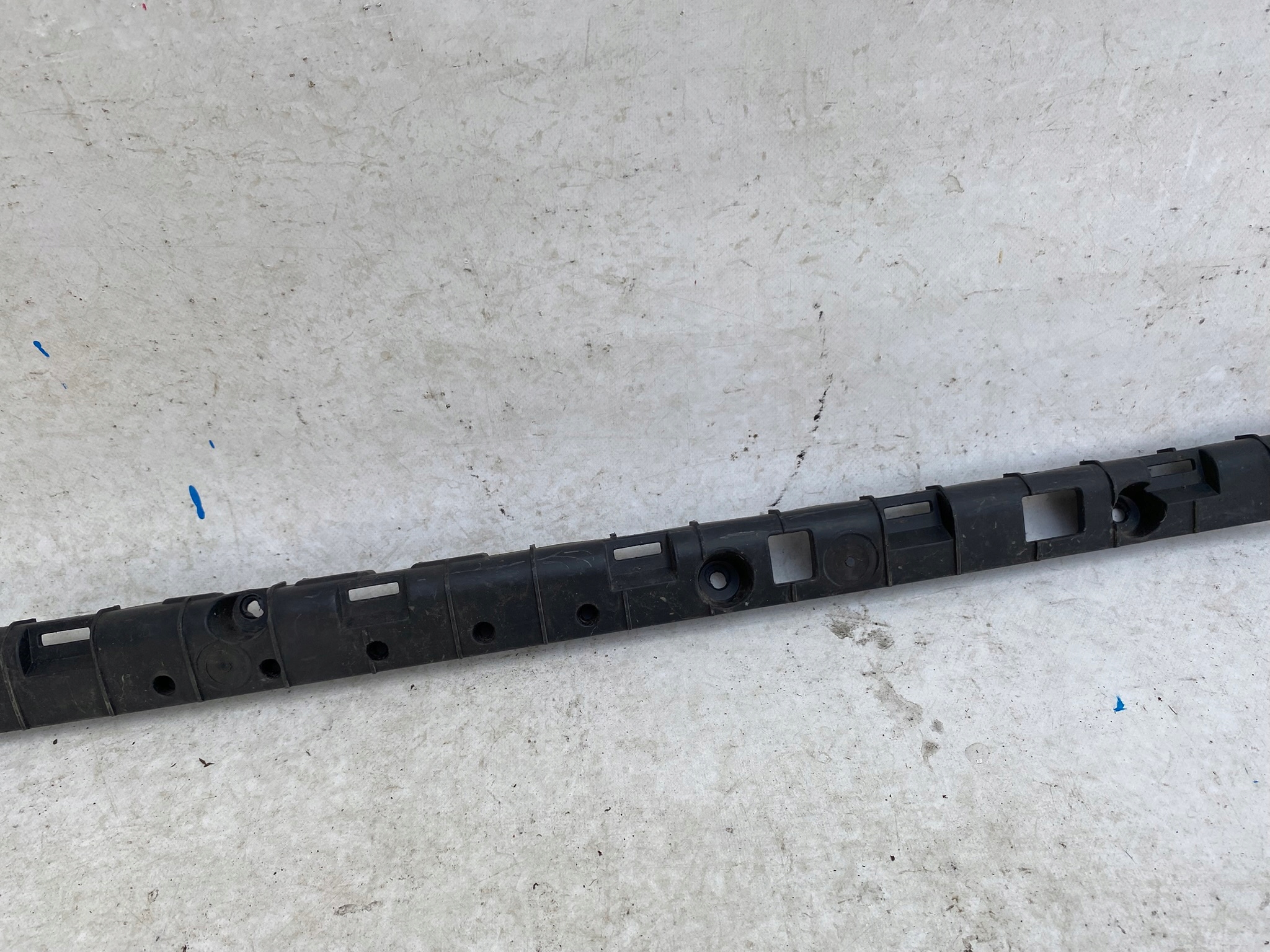 TESLA MODEL X 15- Support Support plaque Jupes Droite 1046691-00-B