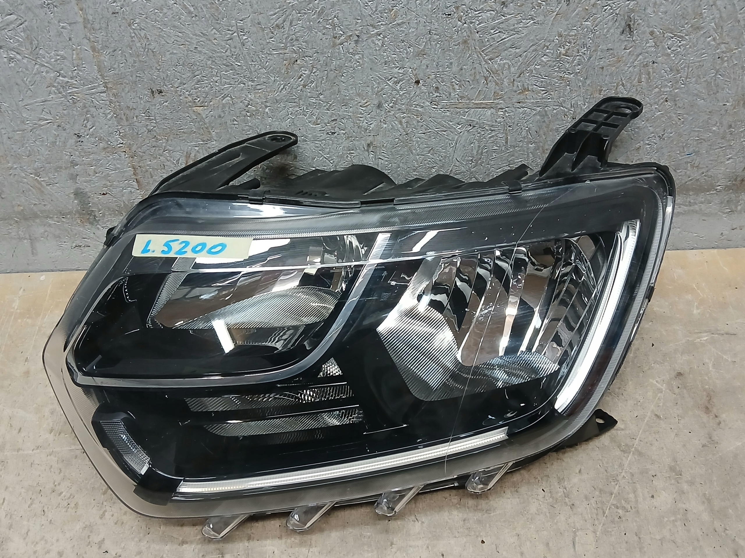 light front left DACIA DUSTER II 2 18-21 LED 260609367R