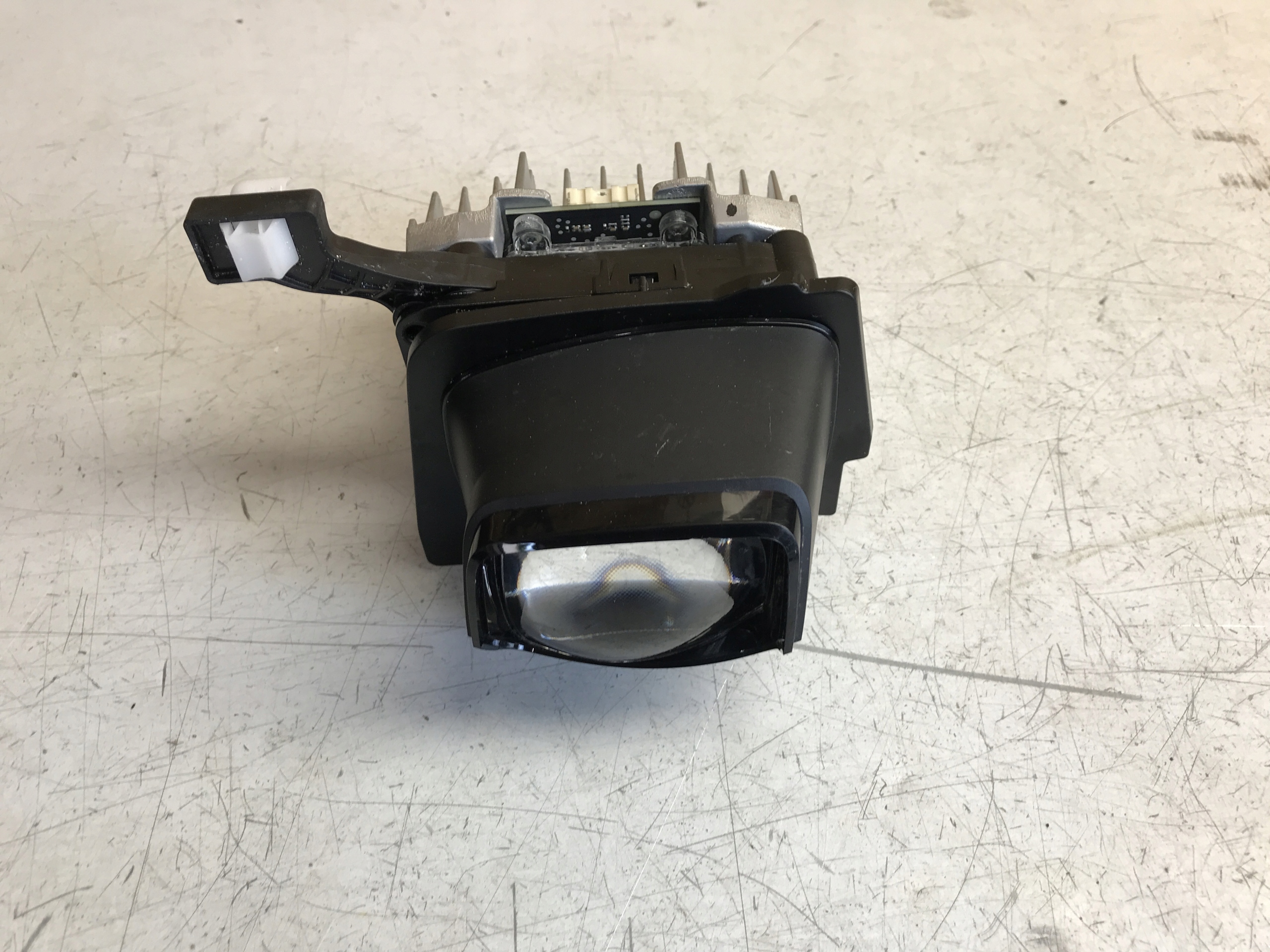 AUDI R8 ПЛЮСs ФАРА ПЕРЕД ЛИНЗА LED