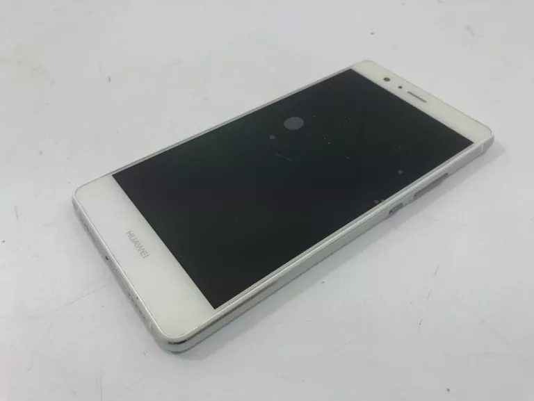 Смартфон Huawei P9 Lite 2 ГБ / 16 ГБ 4G (LTE) черный