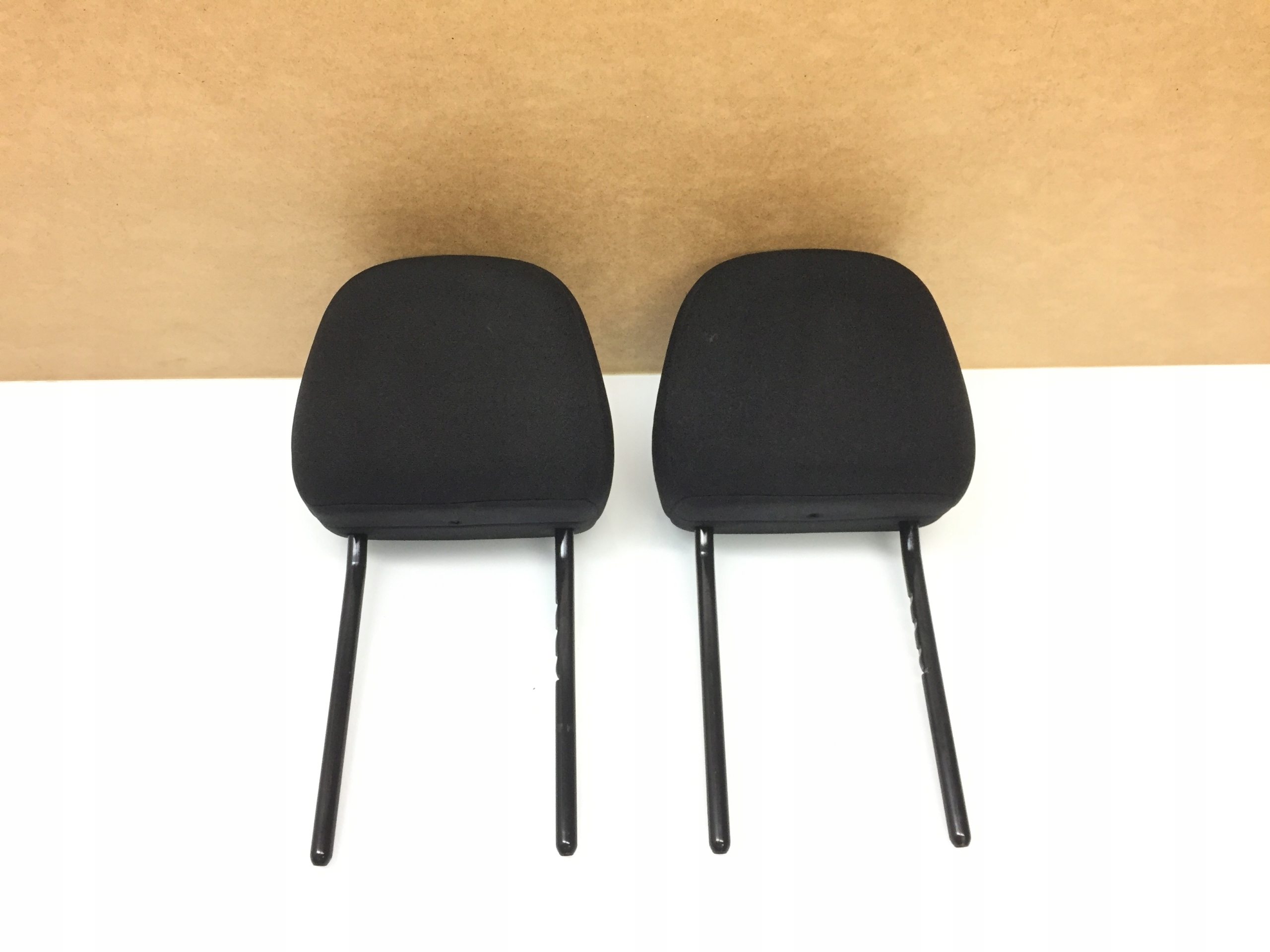 PEUGEOT 2008 LIFT ZAGLOWEK FOTELA PRZEDNIEGO LEWY