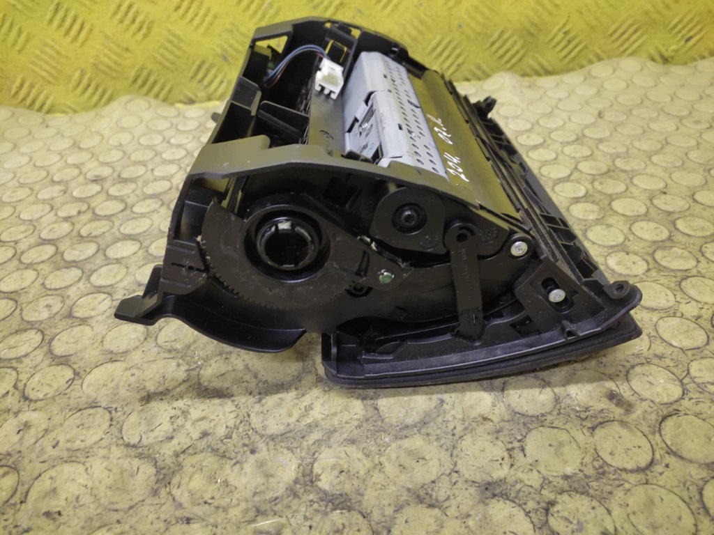 MERCEDES W204 display A20468009319F45