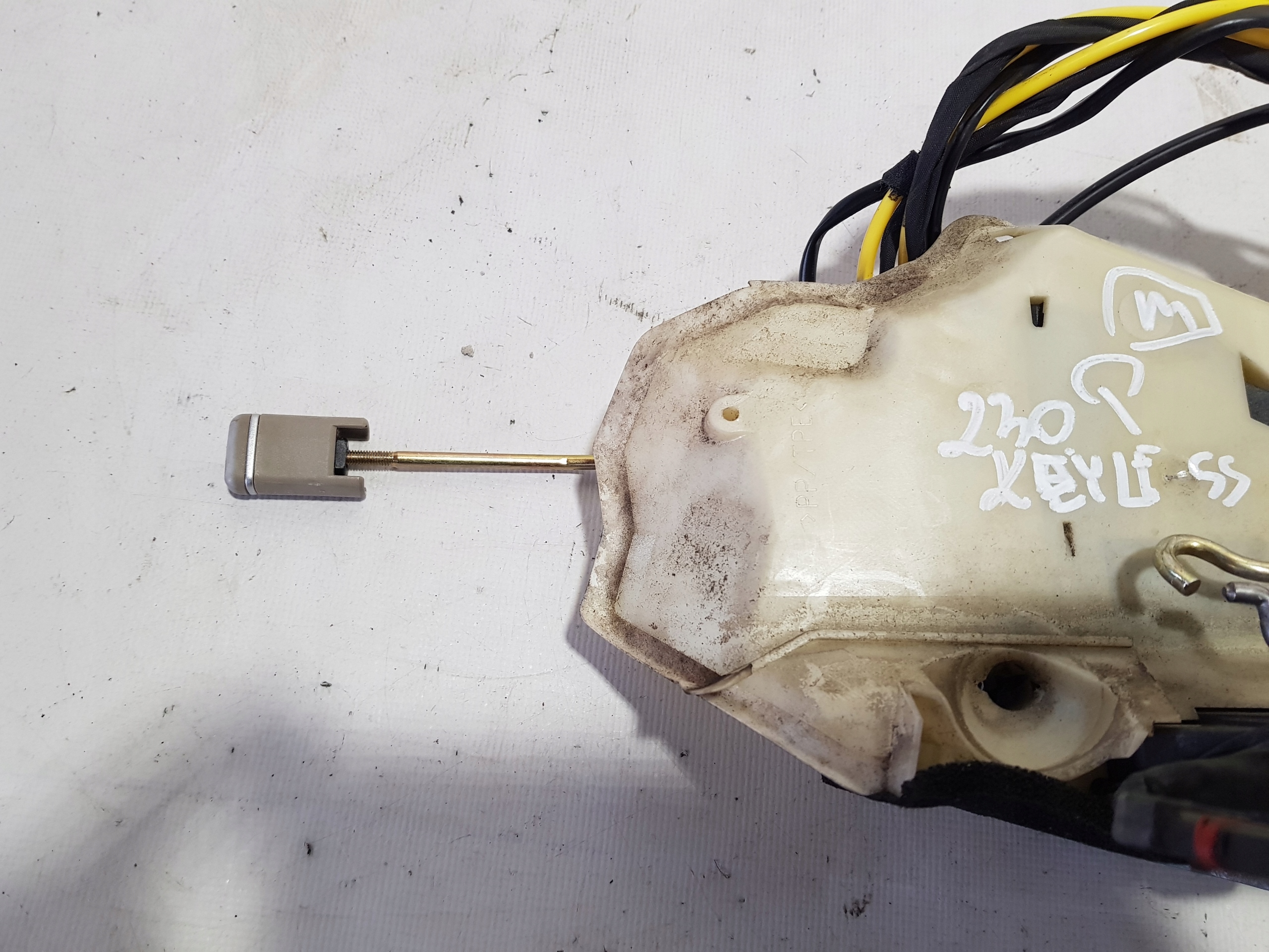MERCEDES SL W230 R230 lock door right front KEYLESS GO