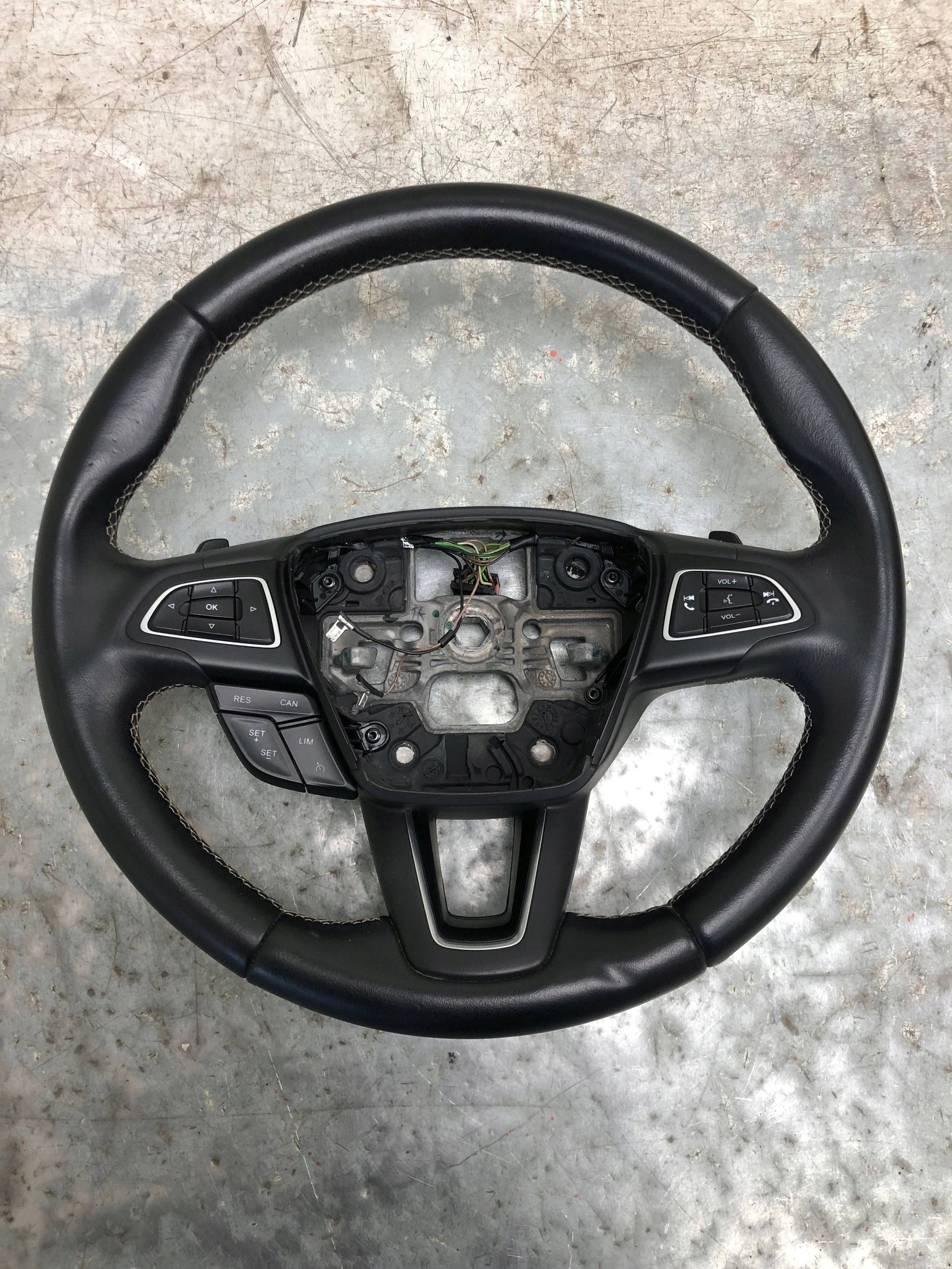 lenkrad VIGNALE Leder MULTIFUNKCJA Schaltwippen FORD KUGA MK2