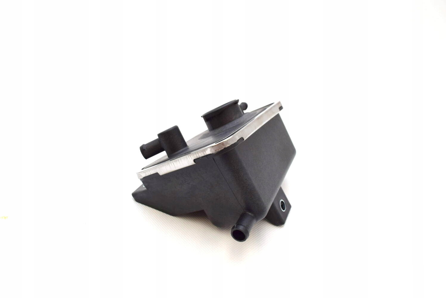 бачок жидкости охлаждения IMPREZA GT 94-96 1/2