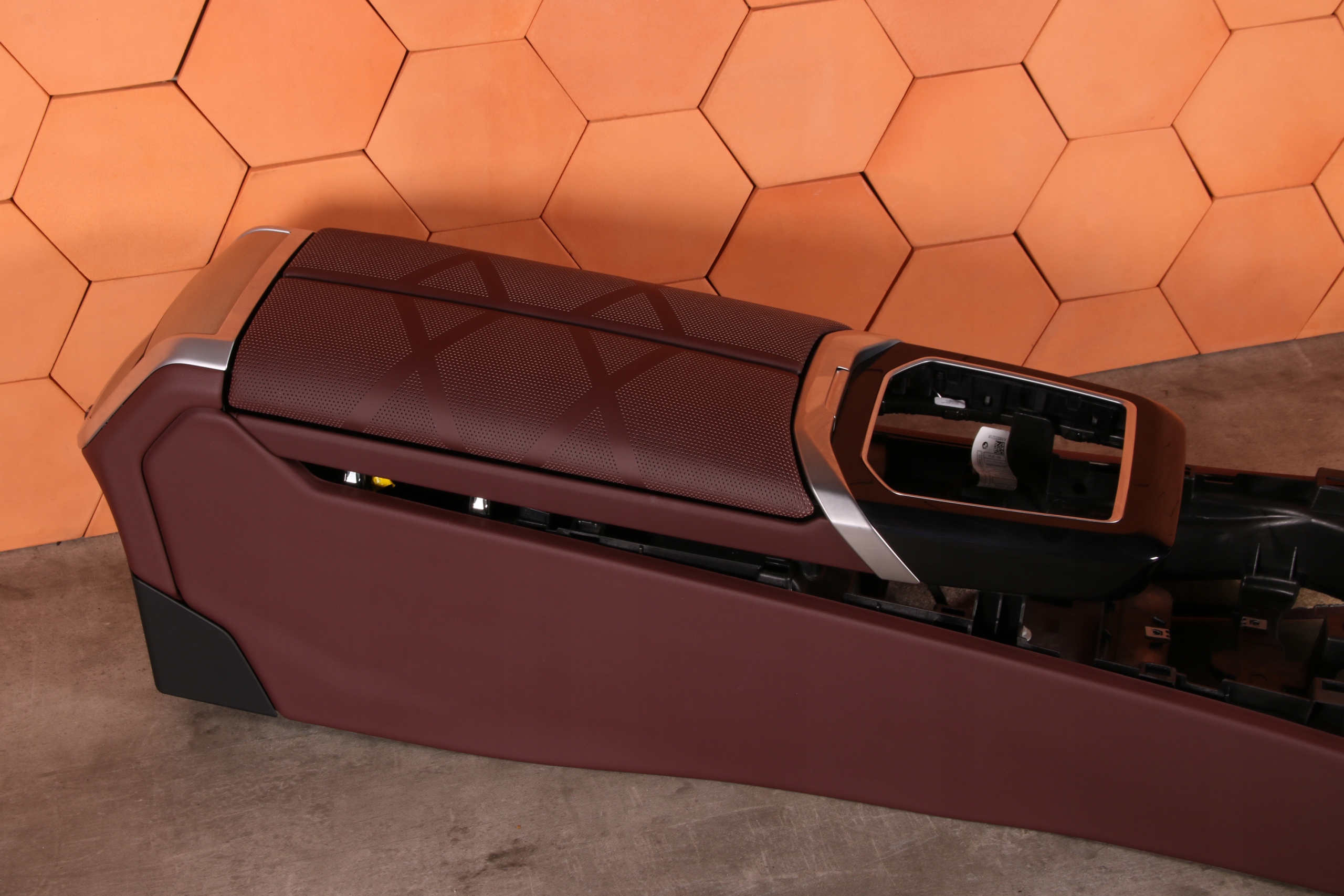 BMW G70 TUNEL central armrest leather AMARONE