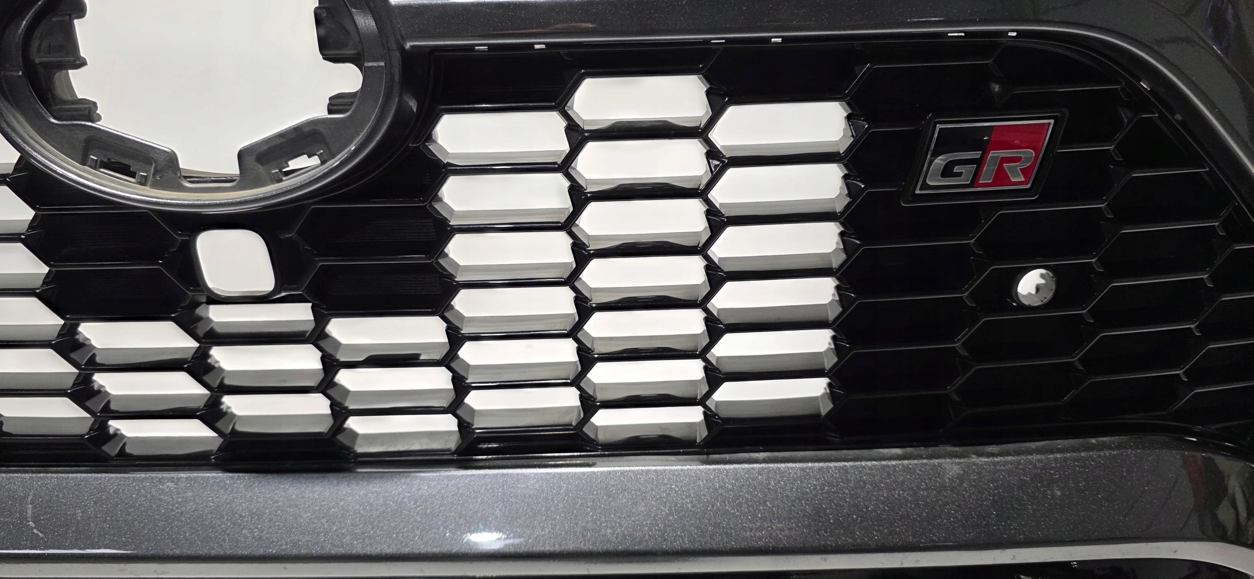 front bumper grille TOYOTA RAV4 V GR 19- original 52119-42B20