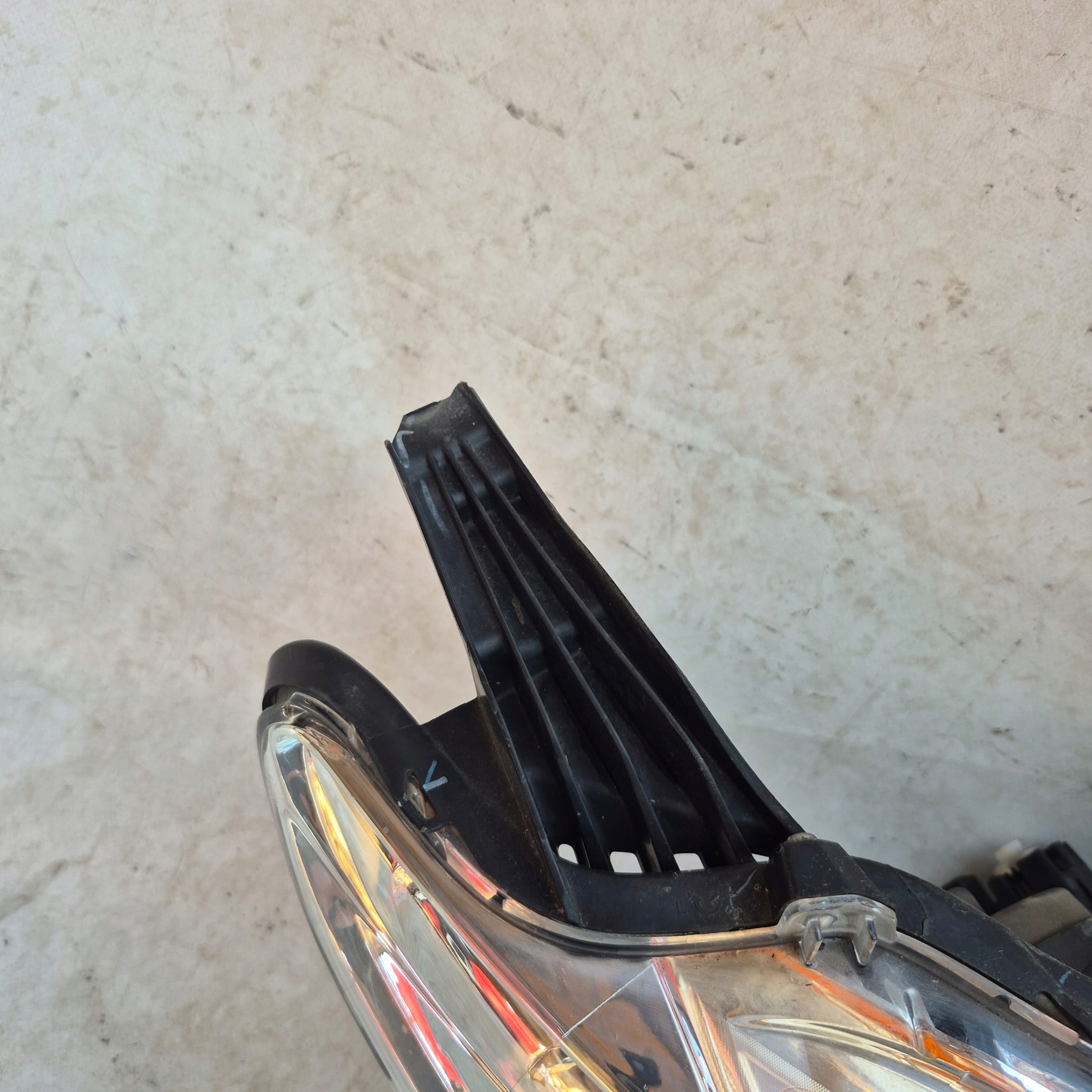 MITSUBISHI L200 2015- light right front front ZWYKLA