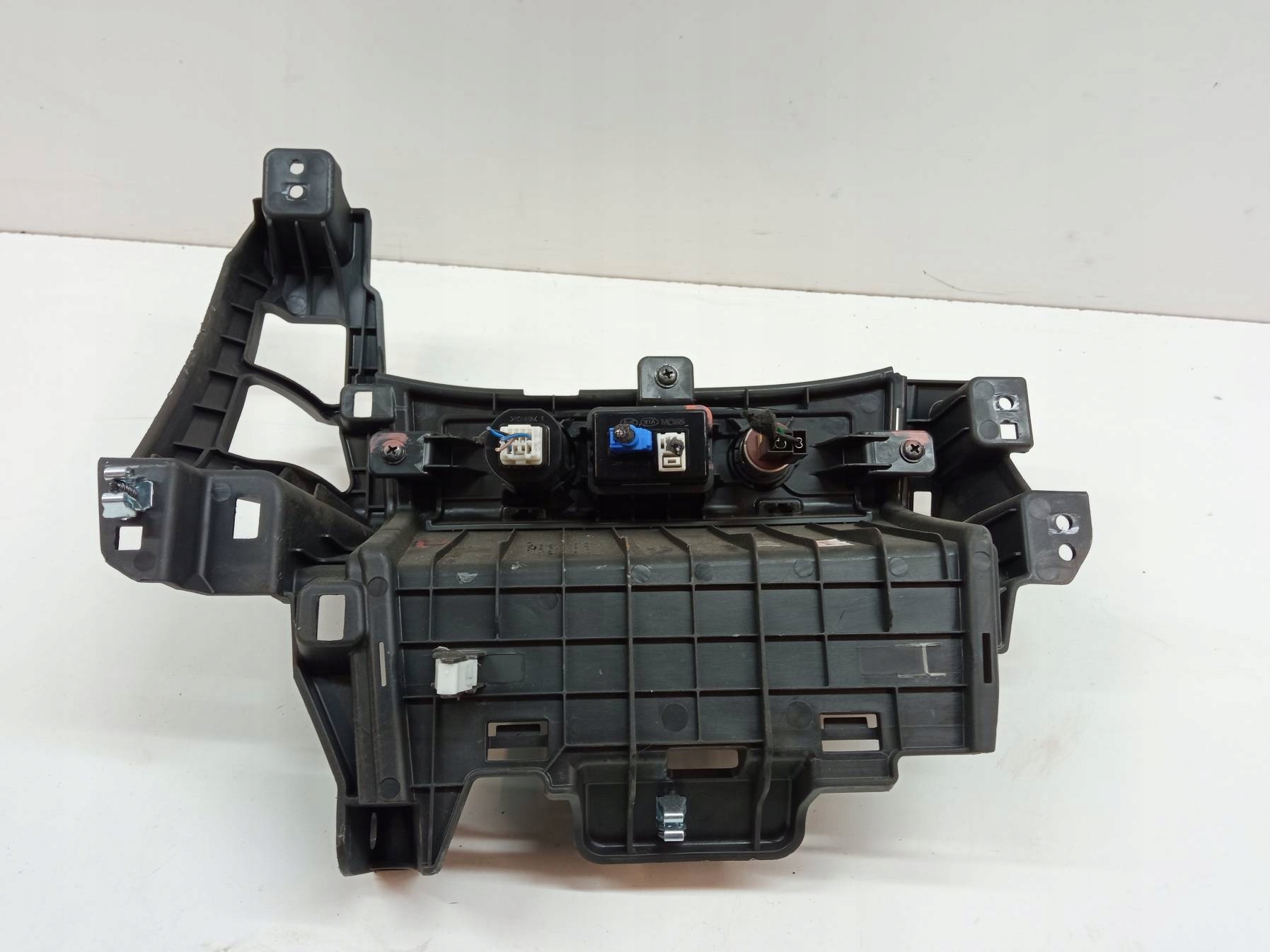 adapter USB 84760J3000 Hyundai Veloster II (2018-2022)