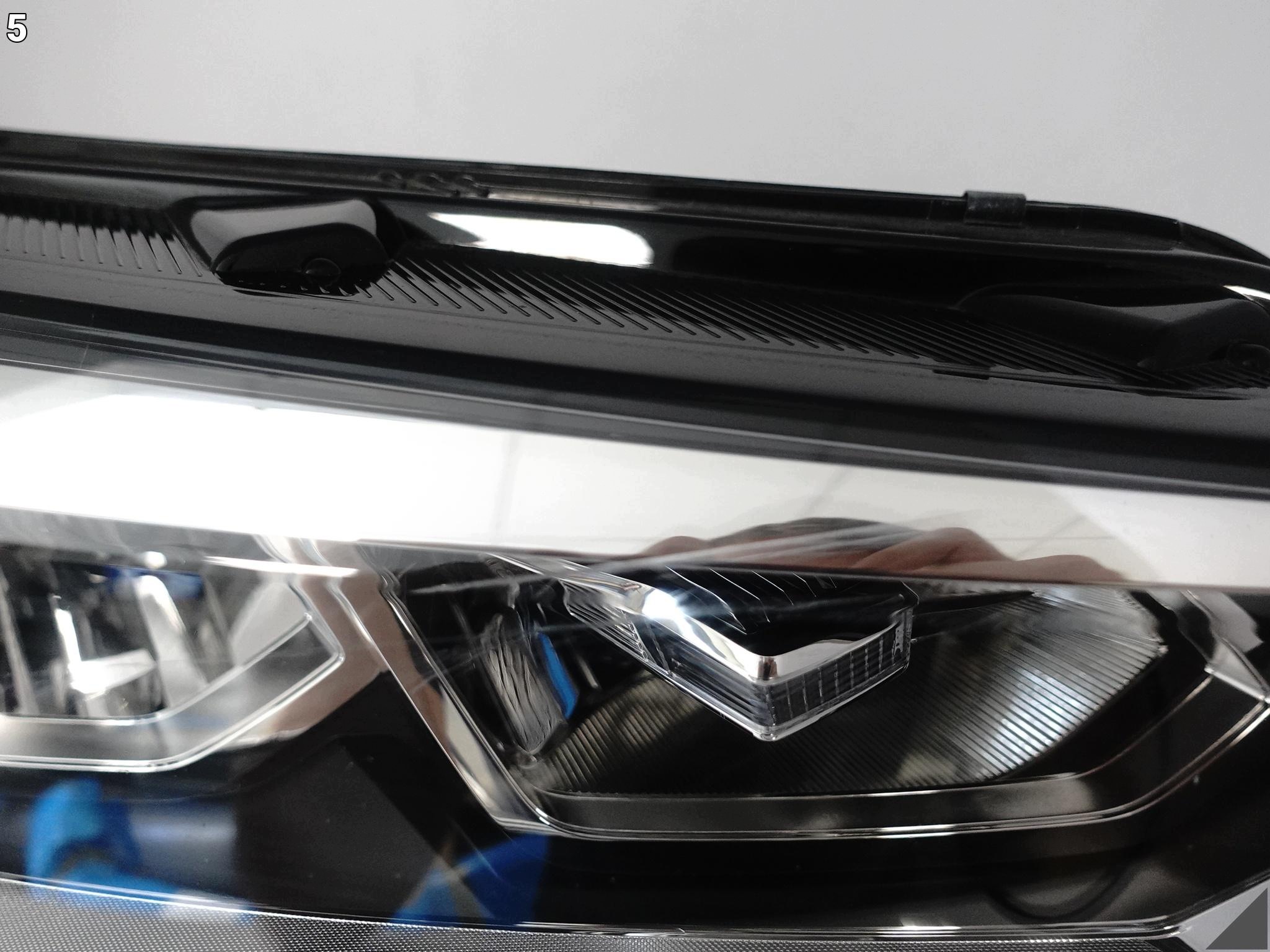 VW TOURAN 5TB (2 GENERACJA) 15-26 light FULL LED BASIC right front EUROPA