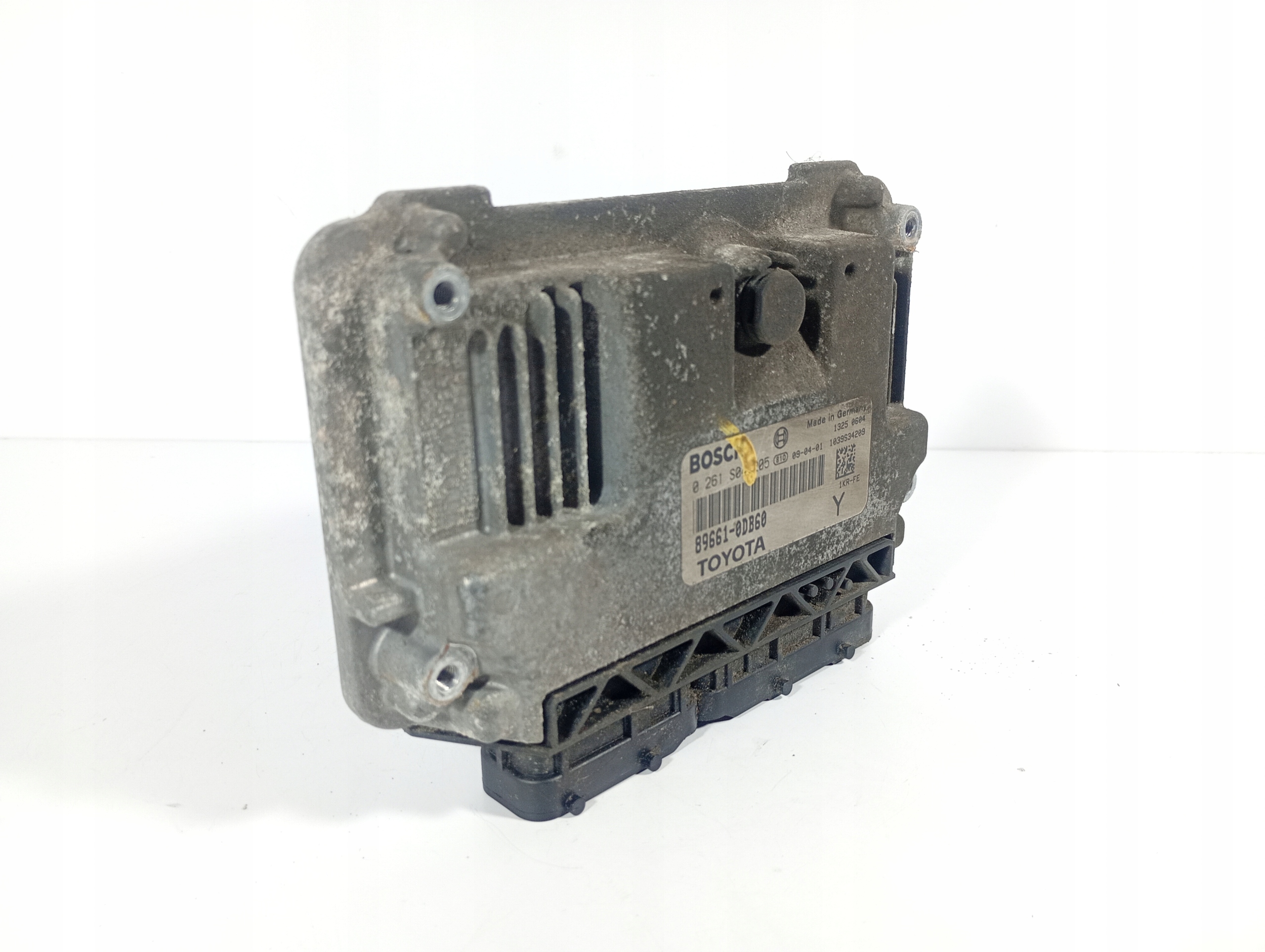 Toyota Yaris II 2 05-11 computer control unit of the engine OE 896610DB60