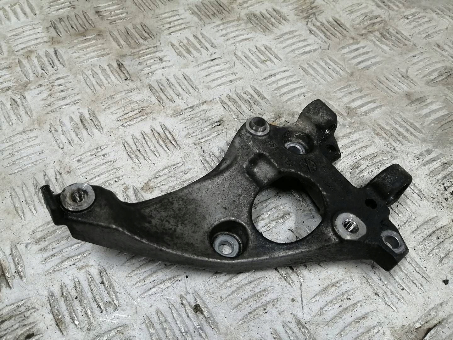 Citroen OE 9672950980 wspornik łapa sprężarki
