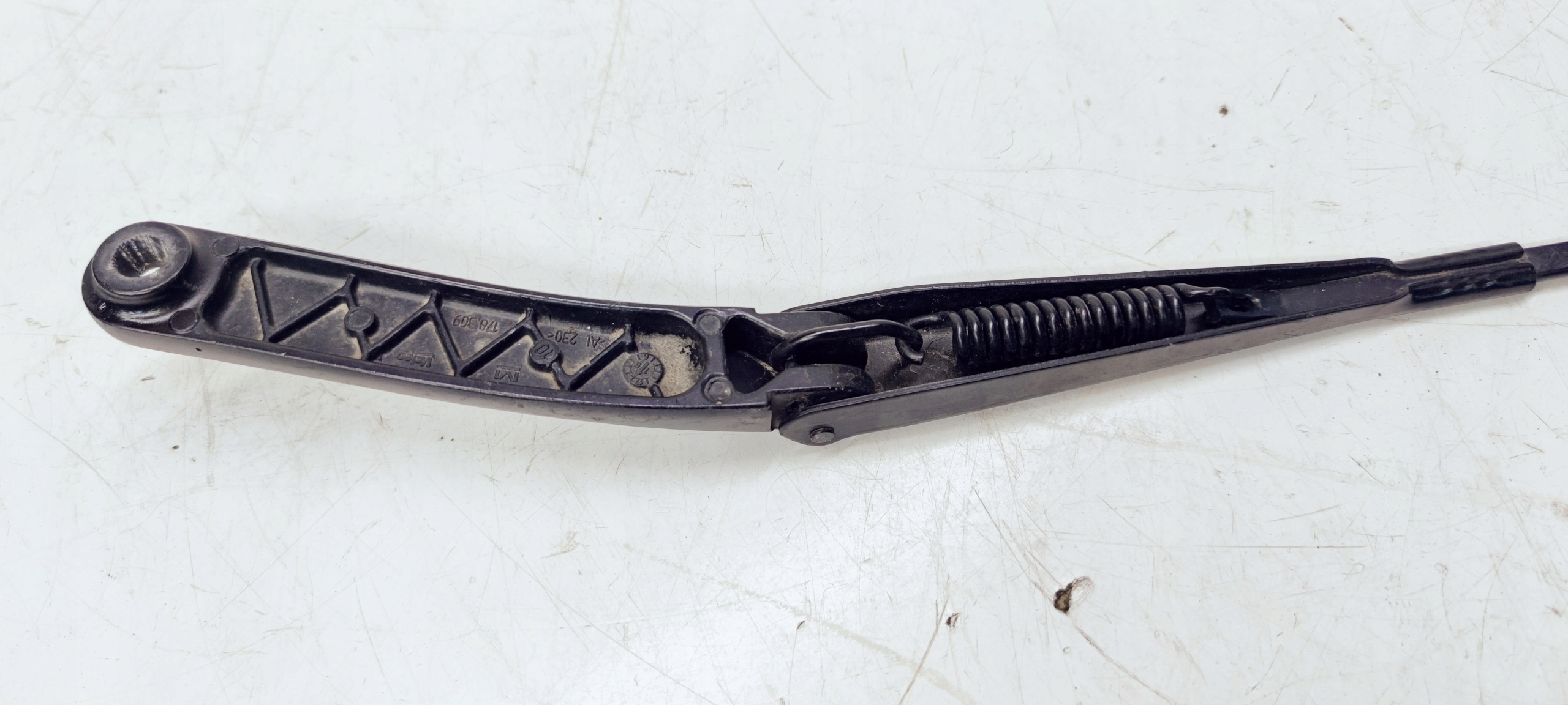 wiper arm right AUDI A4 B8 EU 8K1955408A