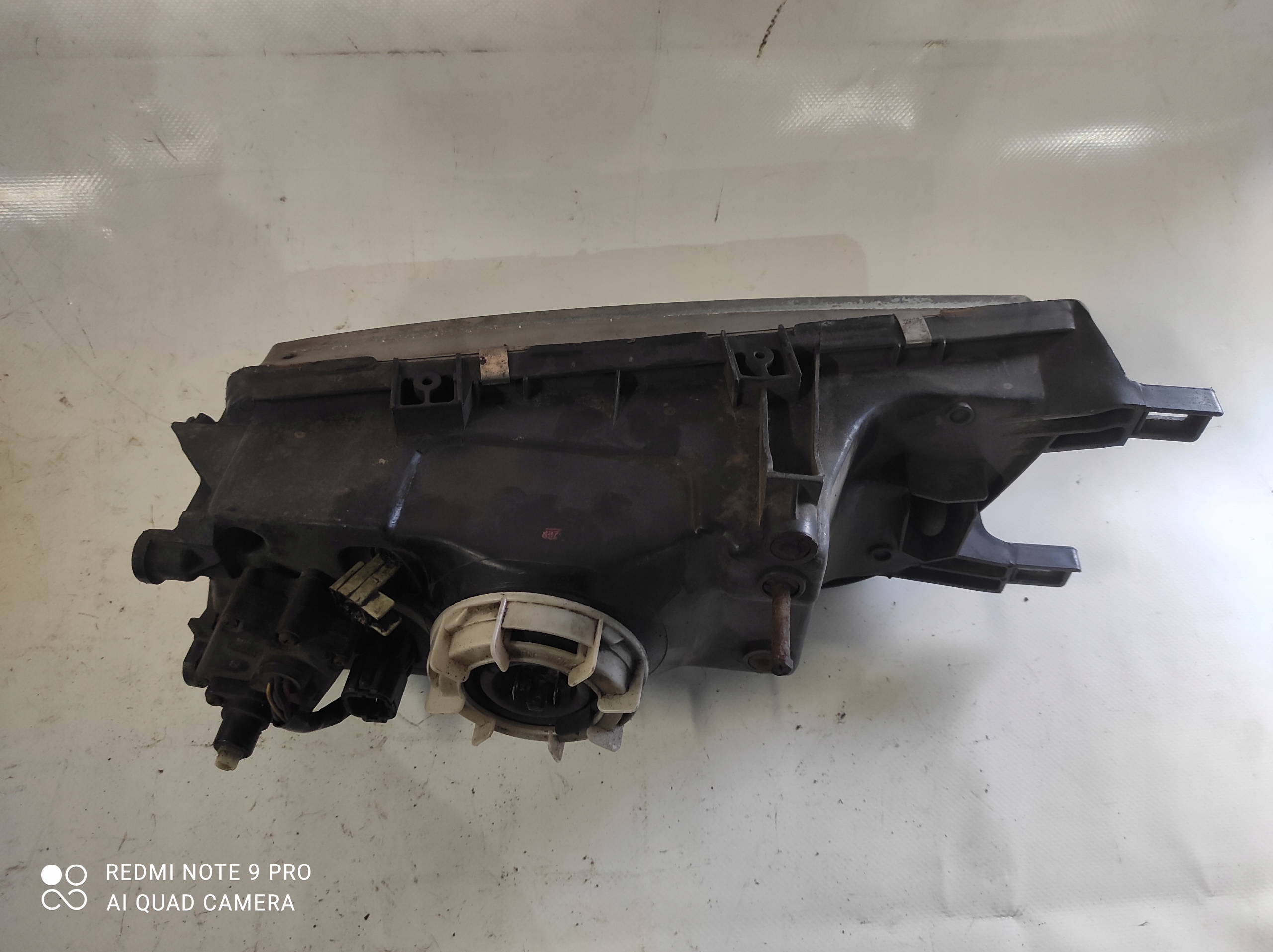 REFLEKTOR right light PTAWA front NISSAN ALMERA and