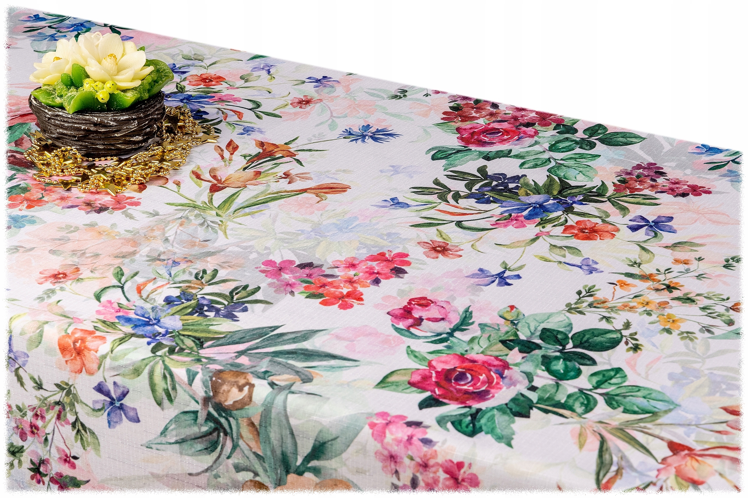 

Plamoodporny obrus Kwiaty w016 100x180 biały Styl