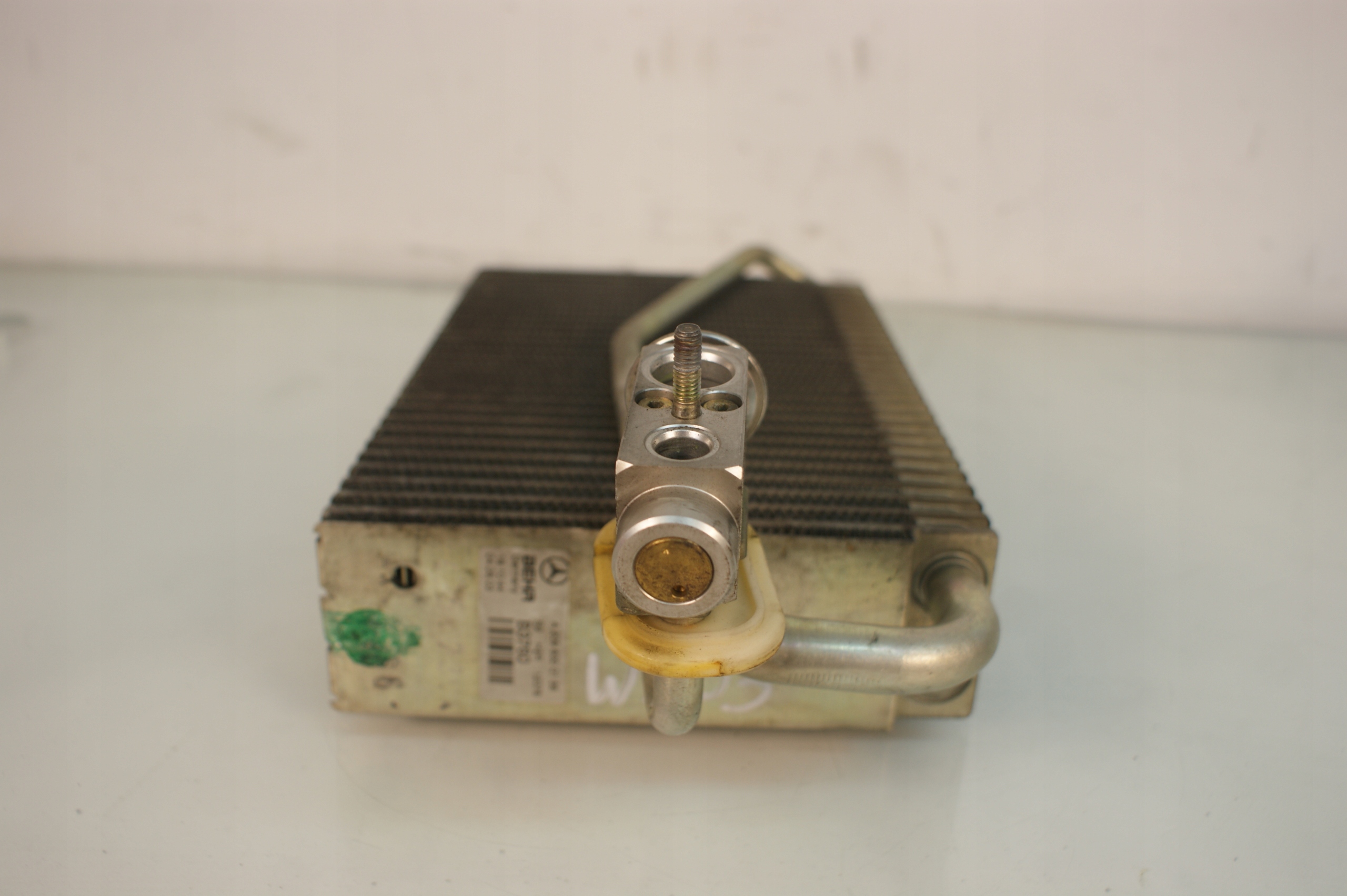 PAROWNIK KLIMATYZACJI MERCEDES W203 A2098300158 Numery katalogowe zamienników A2098300158