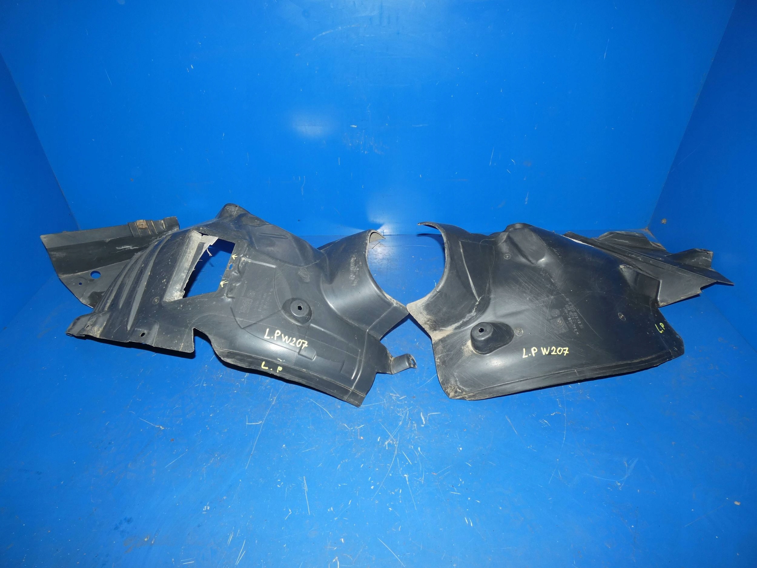 MERCEDES E KLASA W207 mudguard left left front front complete