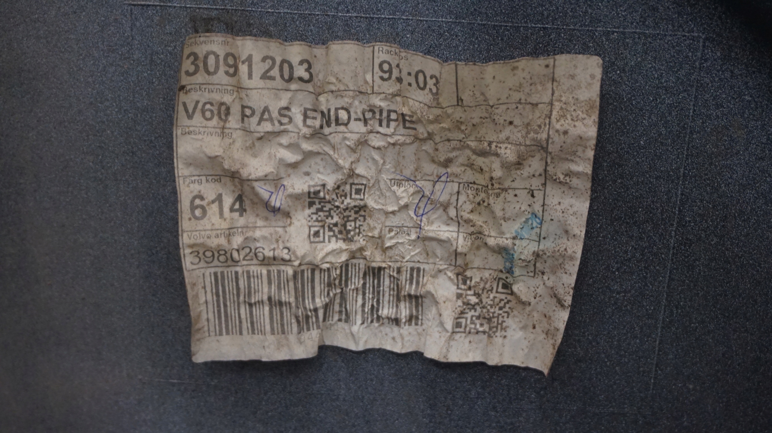 ZDERZAK TYŁ VOLVO V60 LIFT PO 2013 ROKU KOLOR 614 Kolor biały