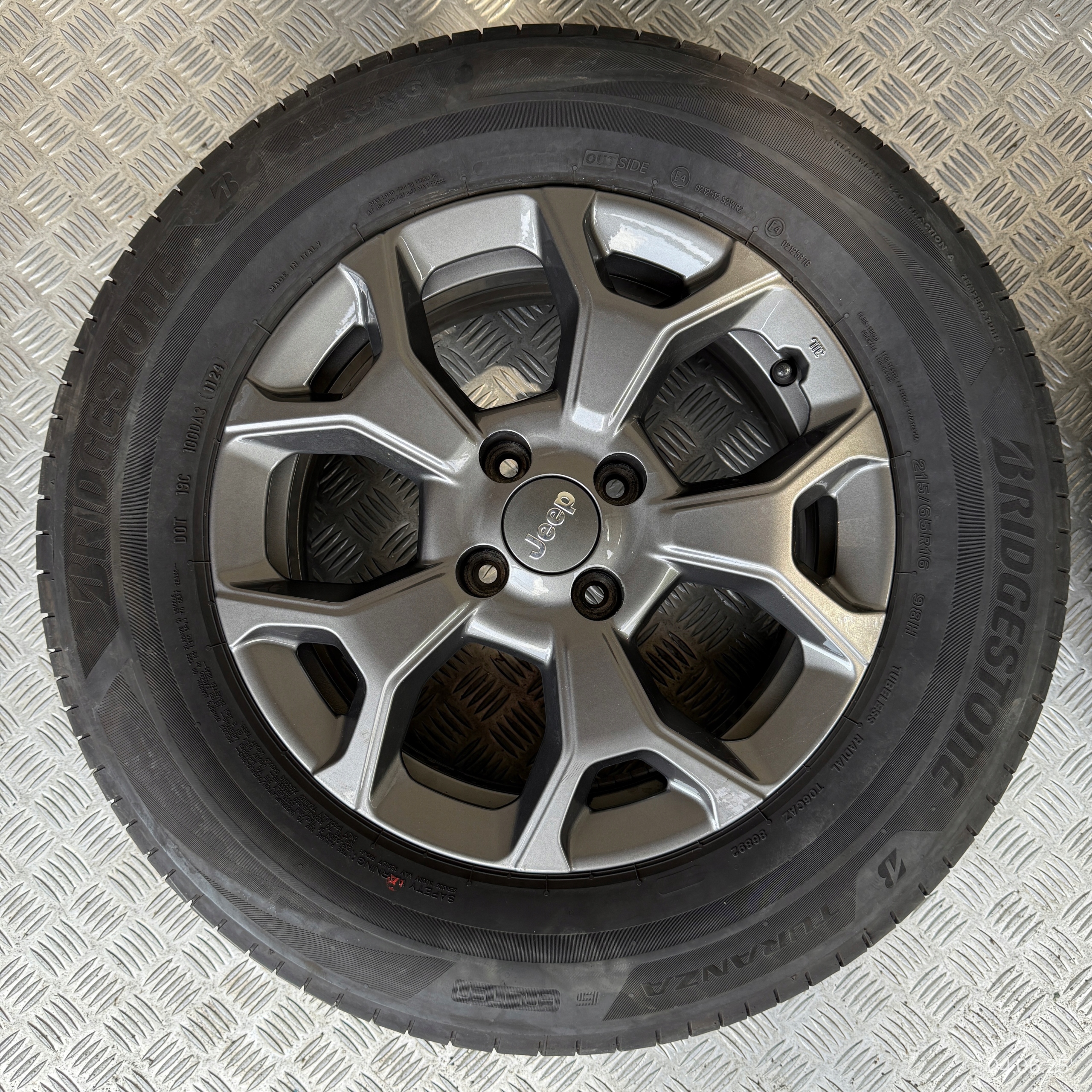 discs wheels tyres JEEP AVENGER BRIDGESTONE 215/65/16" 4MM summer