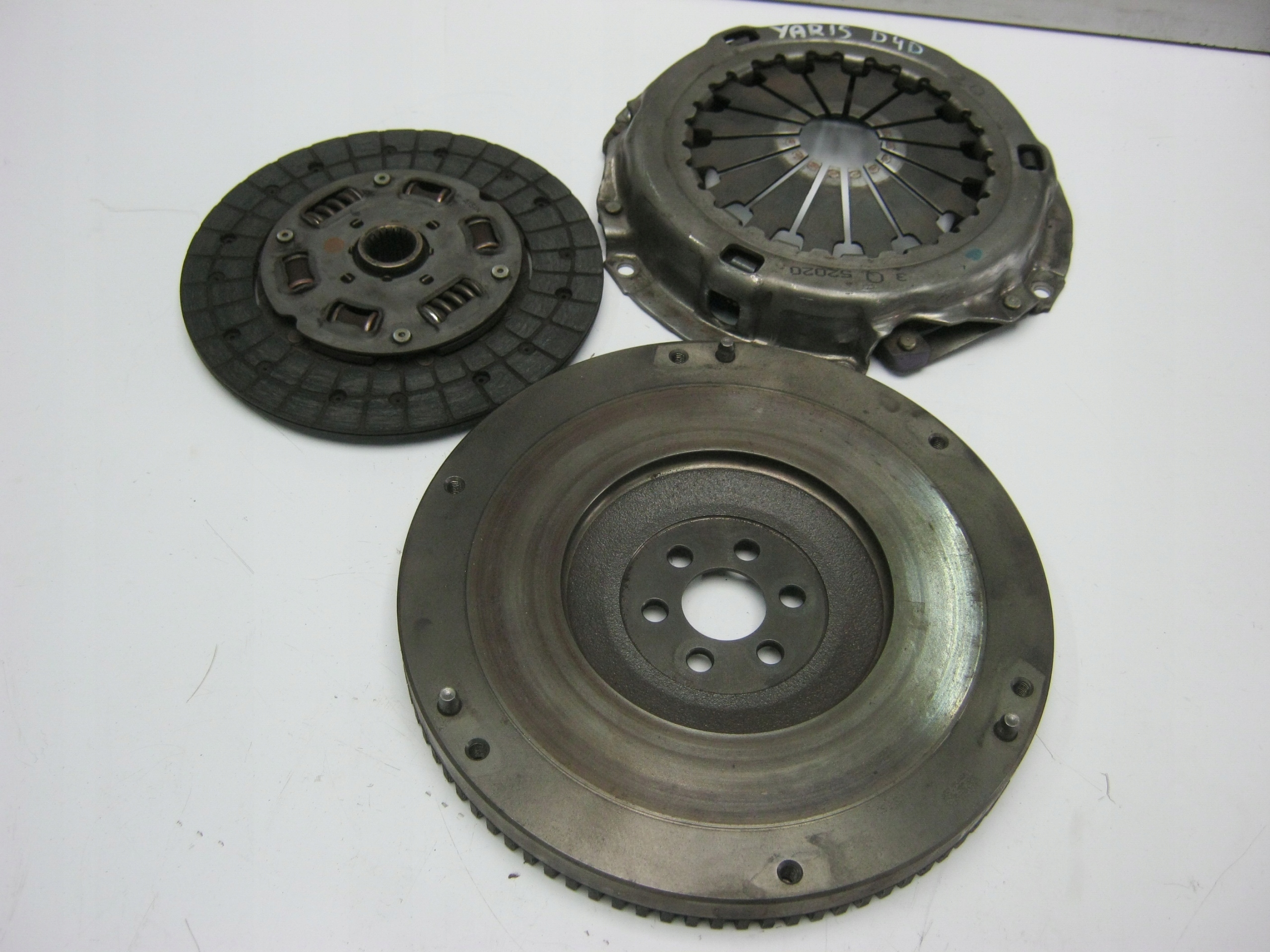 clutch SZTYWNE KOMPLET YARIS II COROLLA 1.4 D4D