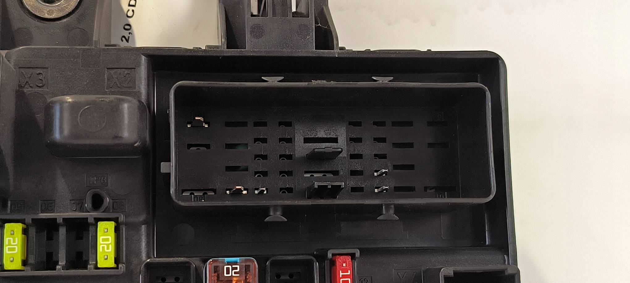 Module fusibles 13277319 OPEL INSIGNIA A